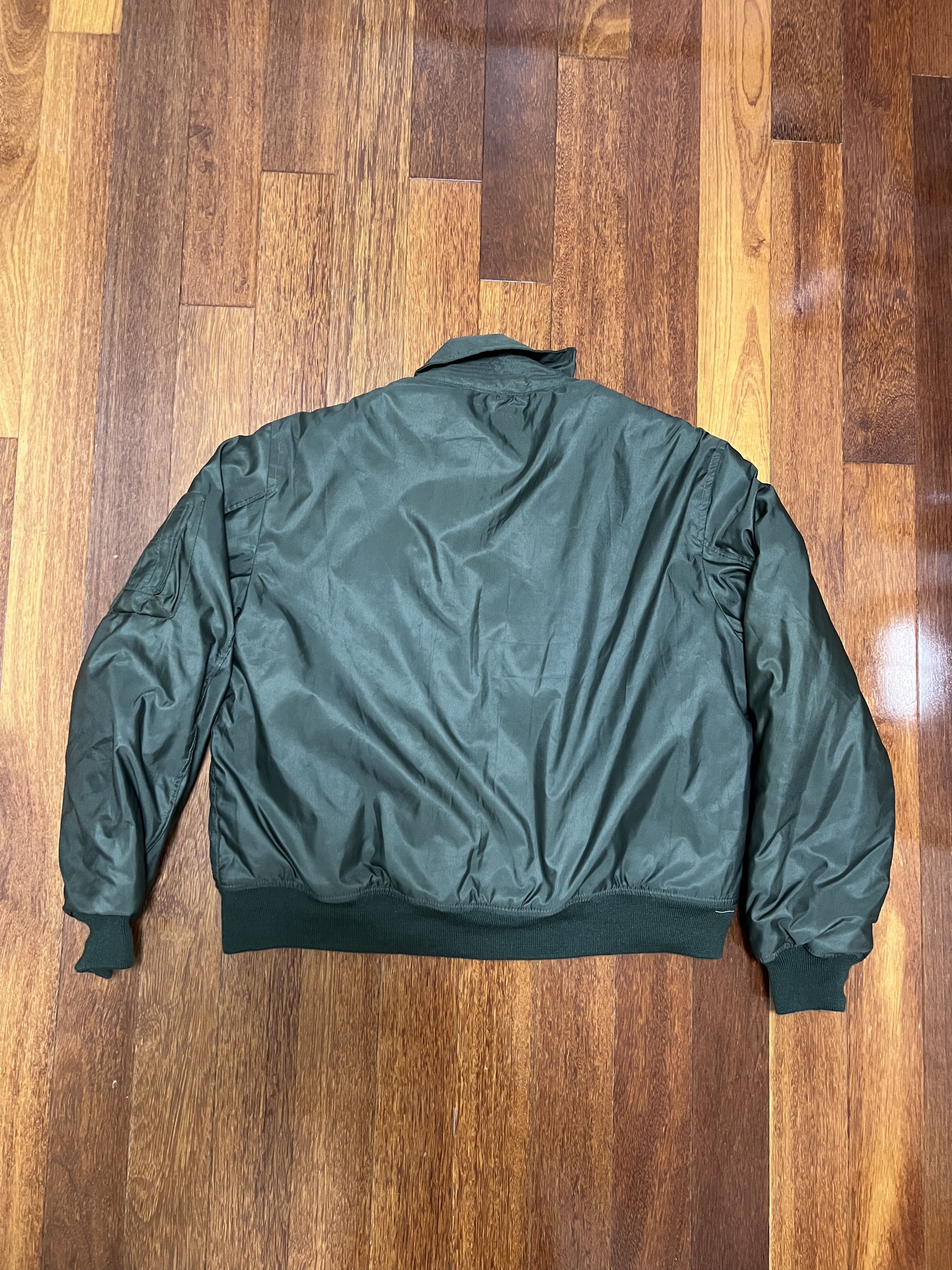 basketcase gallery 💚 Basketcase Flight Military Bomber Jacket Olive Green NEW Size US L / EU 52-54 / 3 - 2 Thumbnail