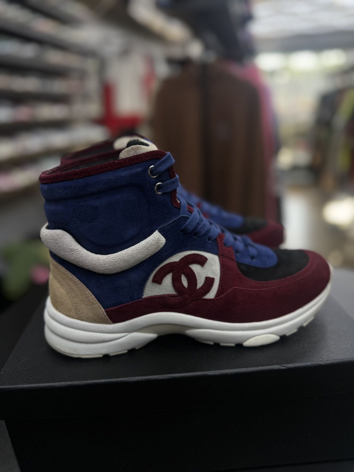 Chanel Chanel High Top Women’s Sneakers 39EU/9US (W) $1050 Size US 9 / IT 39 - 3 Thumbnail