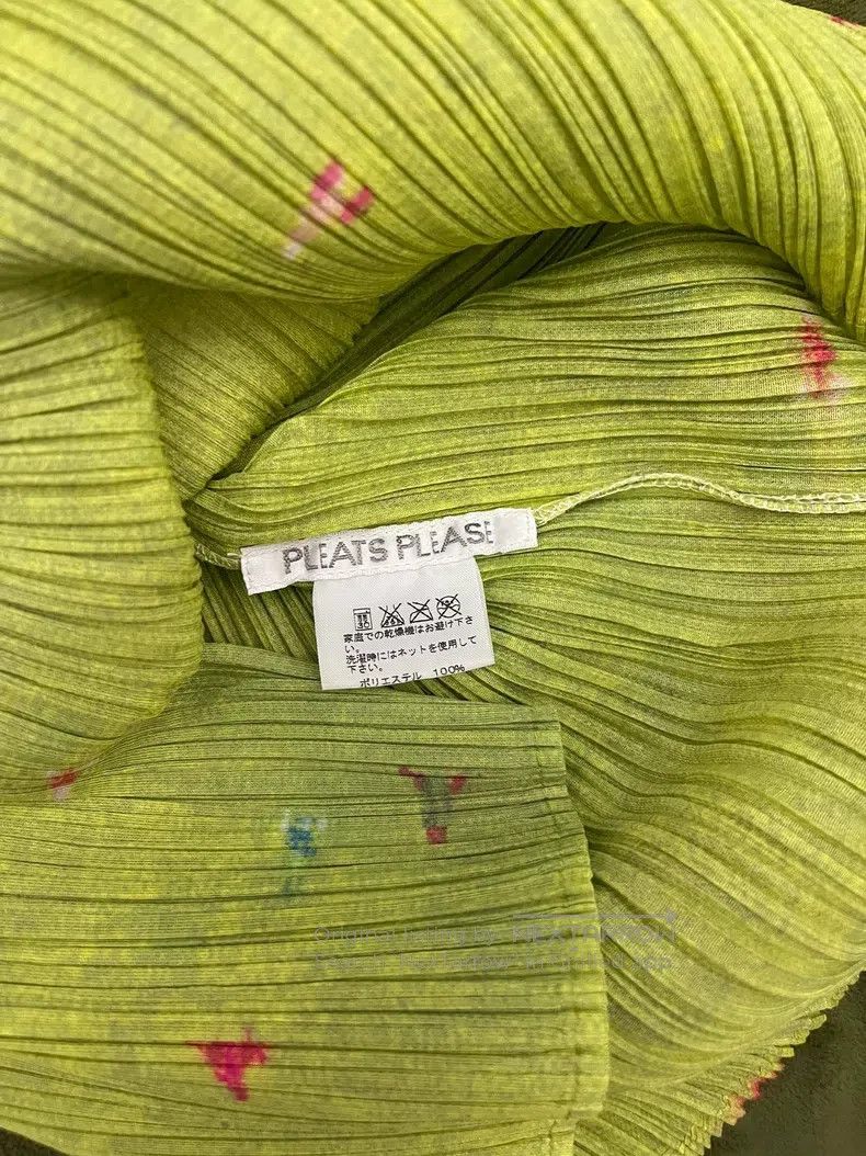 Issey Miyake Issey Miyake Oil Painting Grass Green and White Short Slee Size S / US 4 / IT 40 - 4 Thumbnail