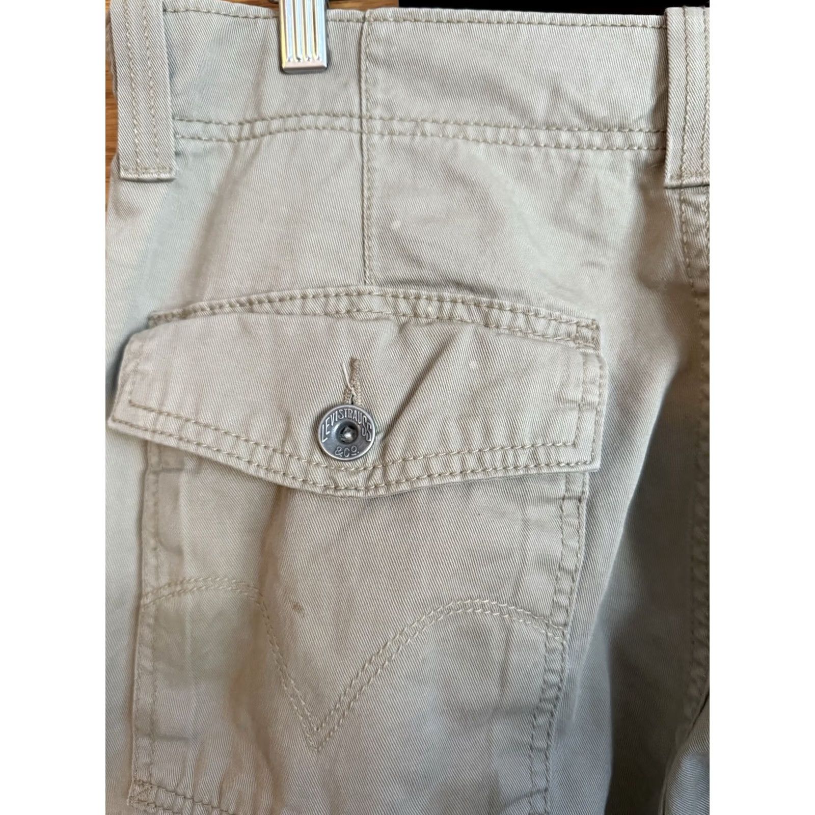 Levi's VTG Levi's Cargo Pants Mens 32x32 Tan Khaki Loose Straight Workwear Utility Pants Size US 32 / EU 48 - 3 Thumbnail