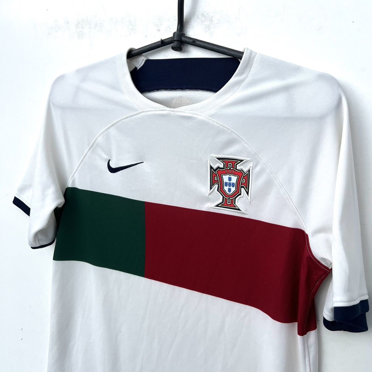 Nike 2022-2023 Portugal soccer jersey football Shirt (Kids) Size US XXS / EU 40 - 2 Thumbnail