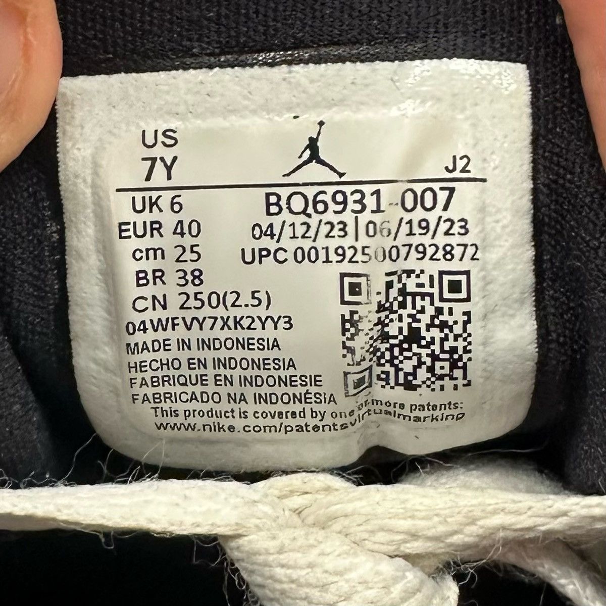 Nike Size 7Y (8.5W) - Nike Air Jordan 1 Mid Grade School Black Size US 8.5 / IT 38.5 - 6 Thumbnail