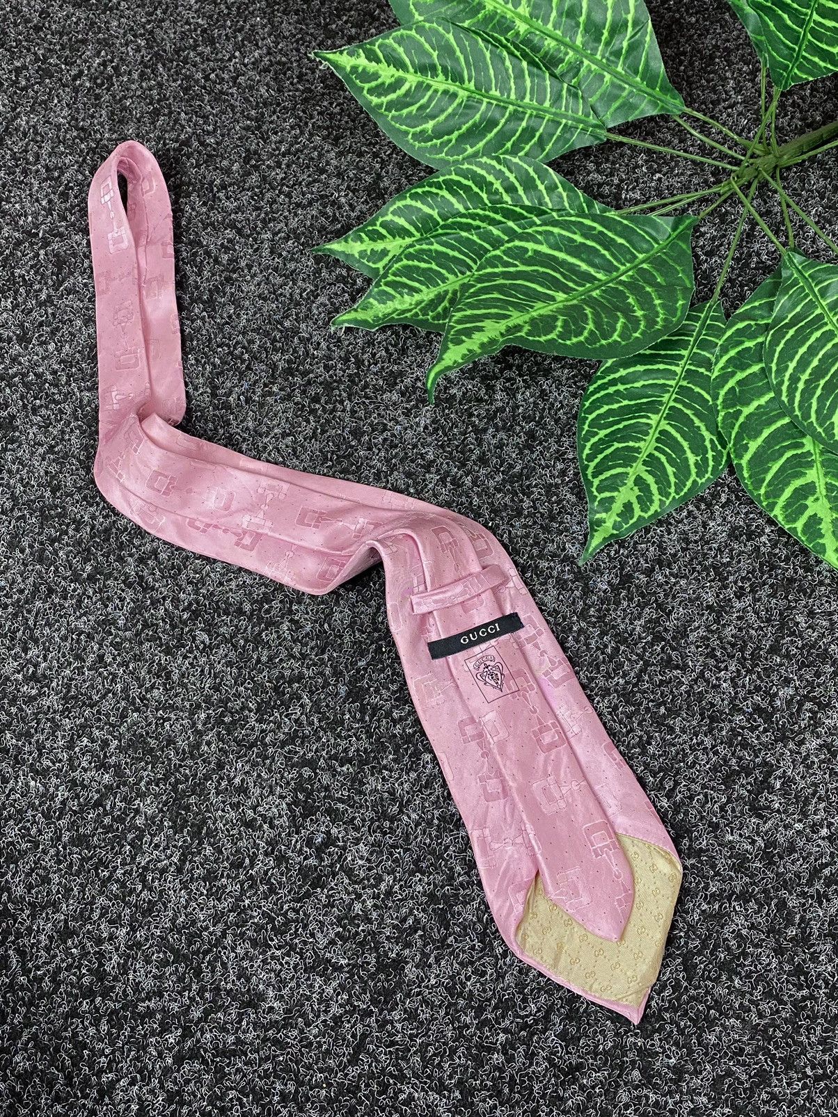 Tom Ford Vintage tie in Gucci Made In Italy 🇮🇹 Size ONE SIZE - 2 Thumbnail