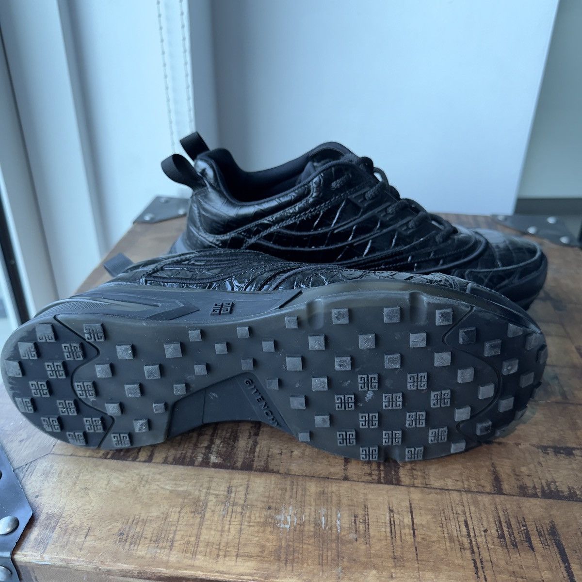 Givenchy Givenchy GIV 1 size 8/41 Size US 8 / EU 41 - 4 Thumbnail