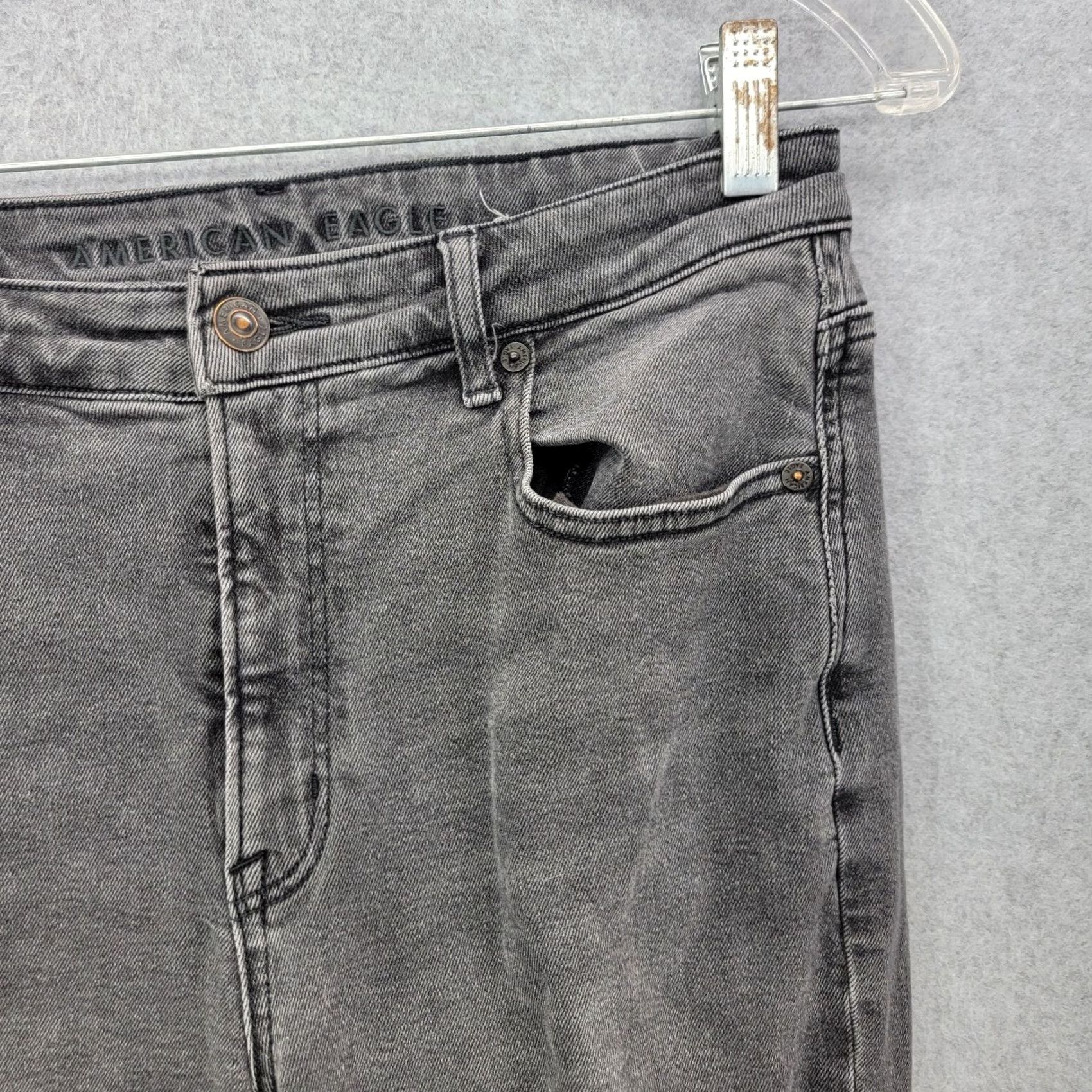American Eagle Outfitters American Eagle Outfitters Jeans Women 8 Regular Mom Black High Rise Stretch Denim 5-Pocket (Inseam 27) Vintage: No Size 30" / US 8 / IT 44 - 4 Thumbnail