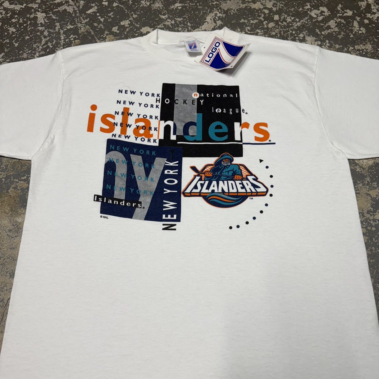 Logo 7 Vintage New York Islanders NHL White NHL 90s Hockey Tshirt Size US XL / EU 56 / 4 - 7 Thumbnail