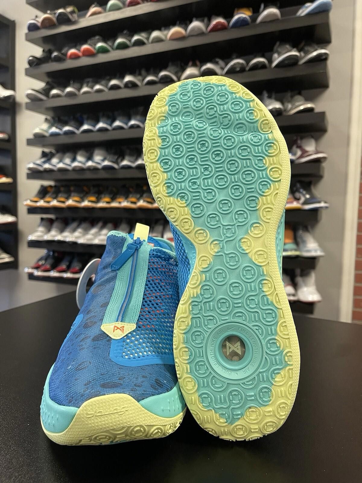Nike Size 12 - Nike PG 4 x NBA 2K20 Gatorade 2K Gamer Exclusive Size US 12 / EU 45 - 8 Thumbnail