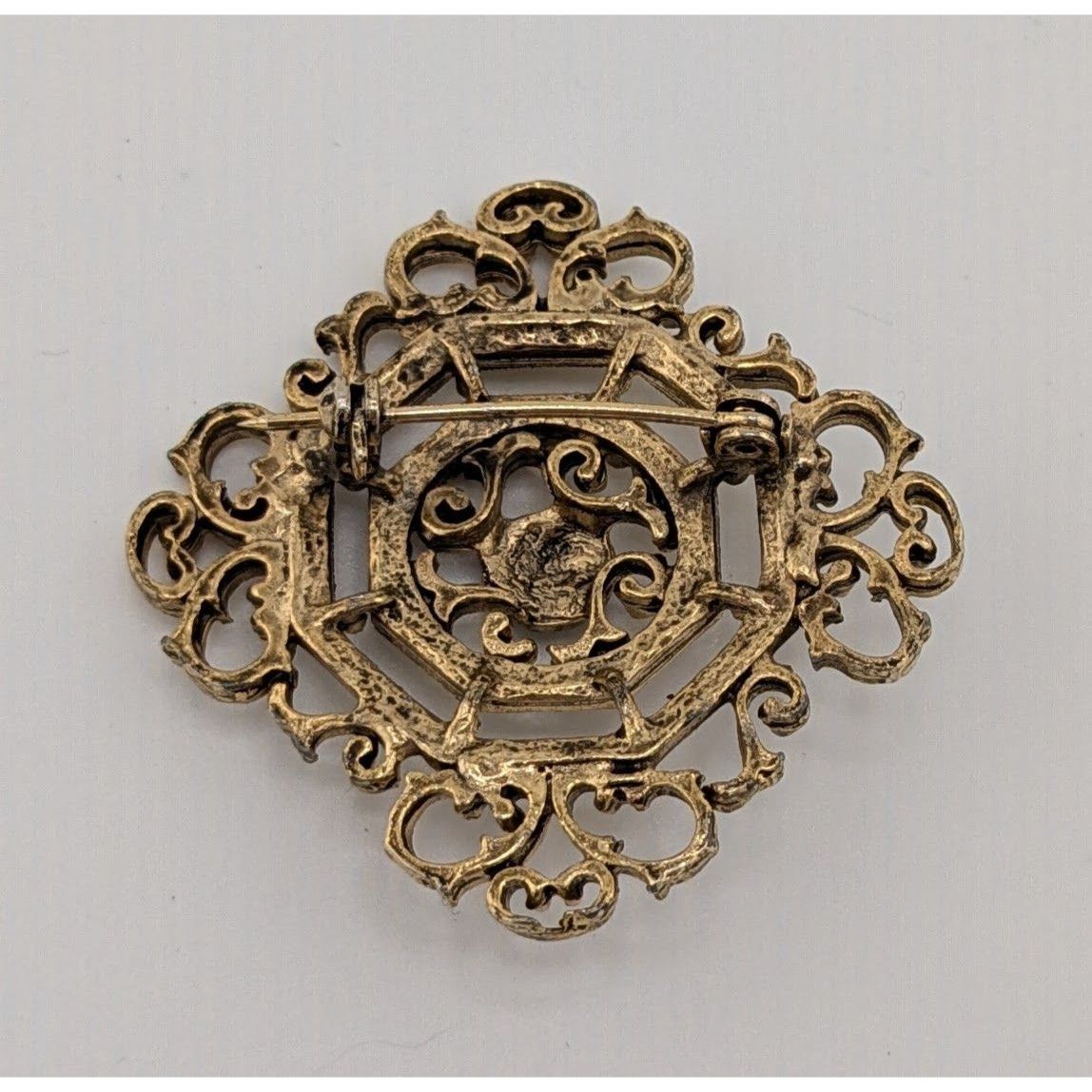 Other Vintage Gothic Victorian Style Filigree Brooch Gold Tone Wit Size ONE SIZE - 6 Thumbnail