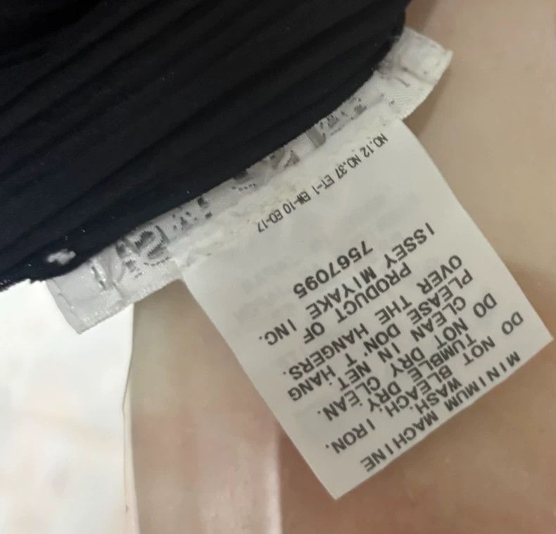 Issey Miyake Issey Miyake size:5 Black wide-sleeved pleated top Size L / US 10 / IT 46 - 3 Thumbnail