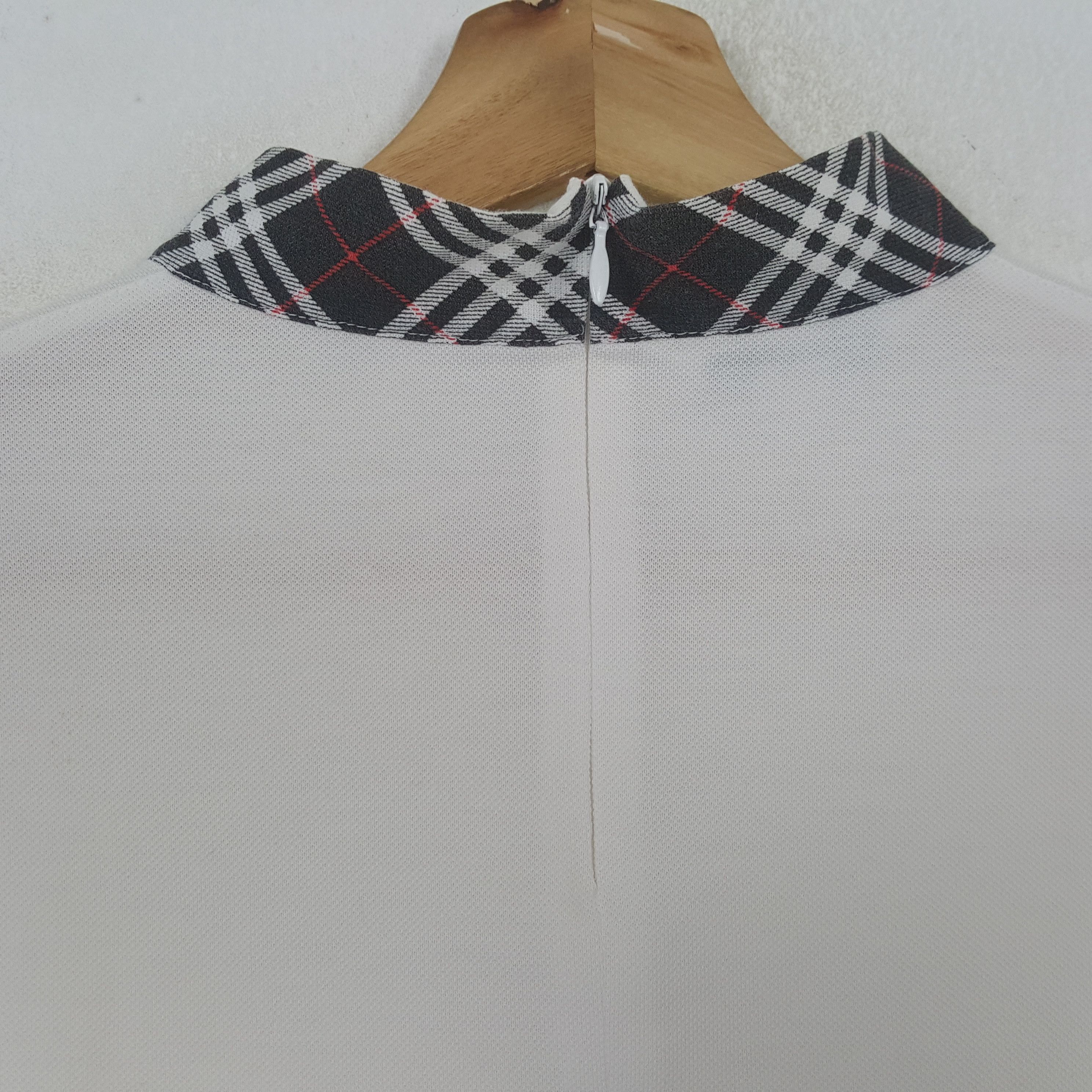 Burberry × Vintage Vintage BURBERRYS Fashion Brand T-shirt C285N4 Size US M / EU 48-50 / 2 - 9 Thumbnail