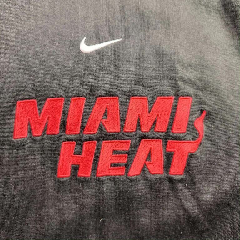 Nike Miami Heat Nike NBA shooting shirt size XL Size US XL / EU 56 / 4 - 4 Thumbnail