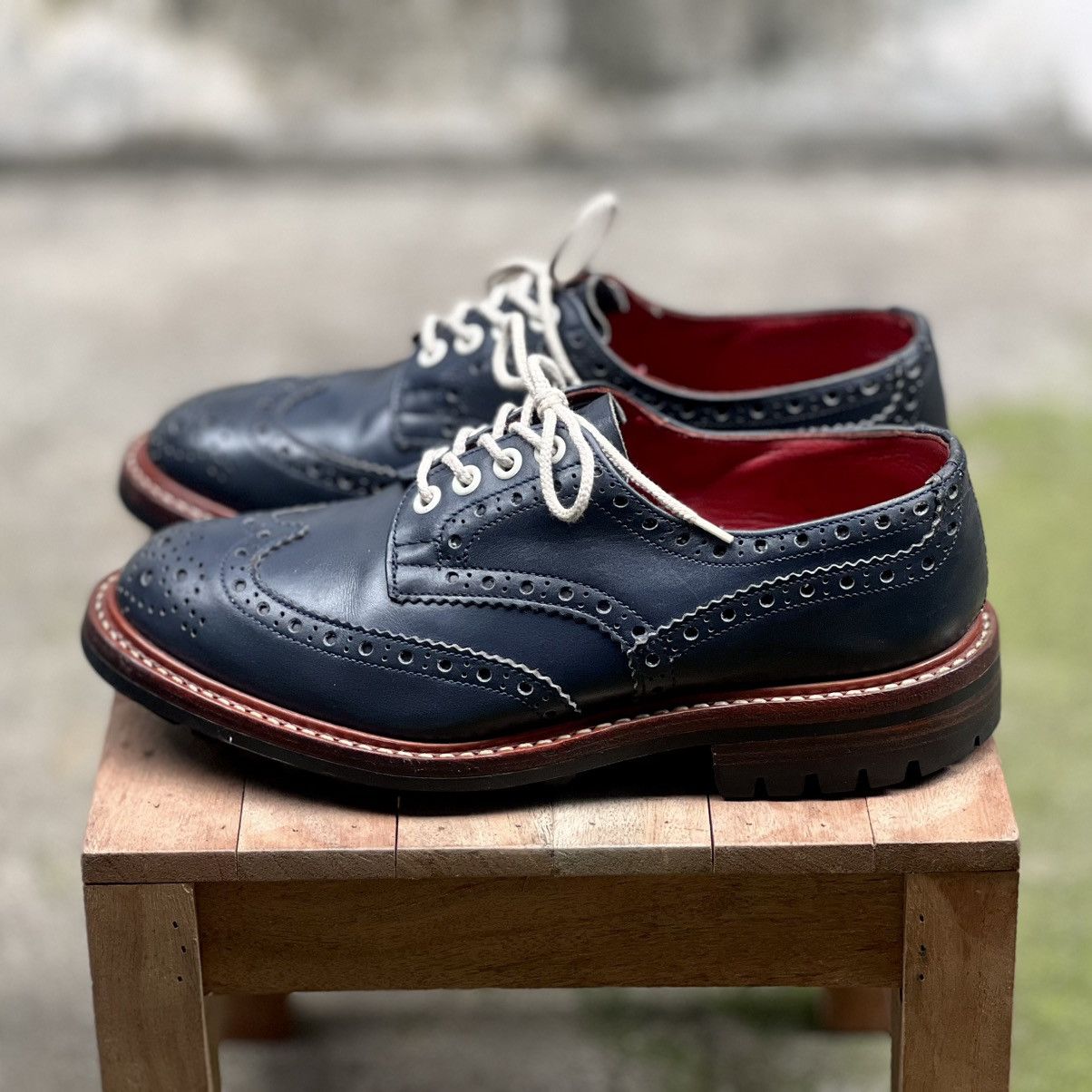 Tricker's TRICKER'S "BOURTON" NAVY BROGUE SHOES Size US 7 / EU 40 - 6 Thumbnail