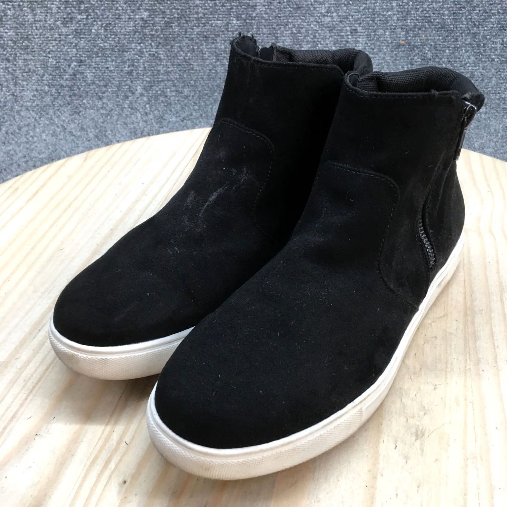 Izod Izod Mila High Top Sneakers Womens 8 M Black Faux Leather Side Zipper Shoes Size M / US 6-8 / IT 42-44 - 3 Thumbnail