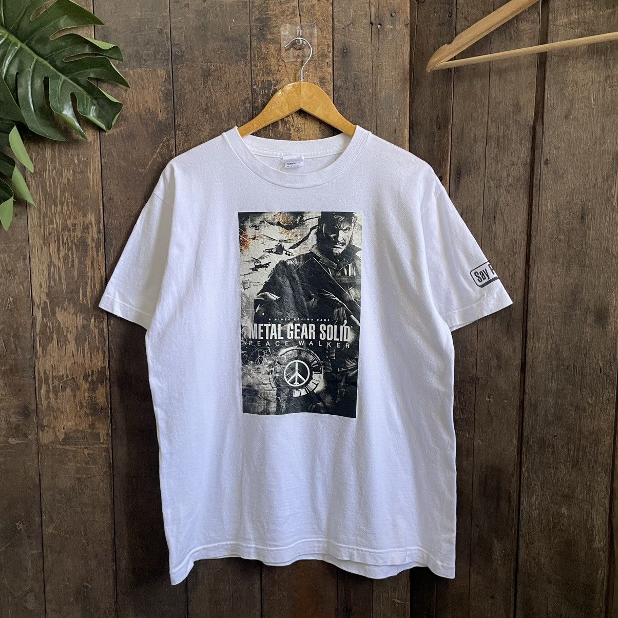 Vintage Vintage Metal Gear Solid World Tour 2010 Tshirt Size US L / EU 52-54 / 3 - 1 Thumbnail