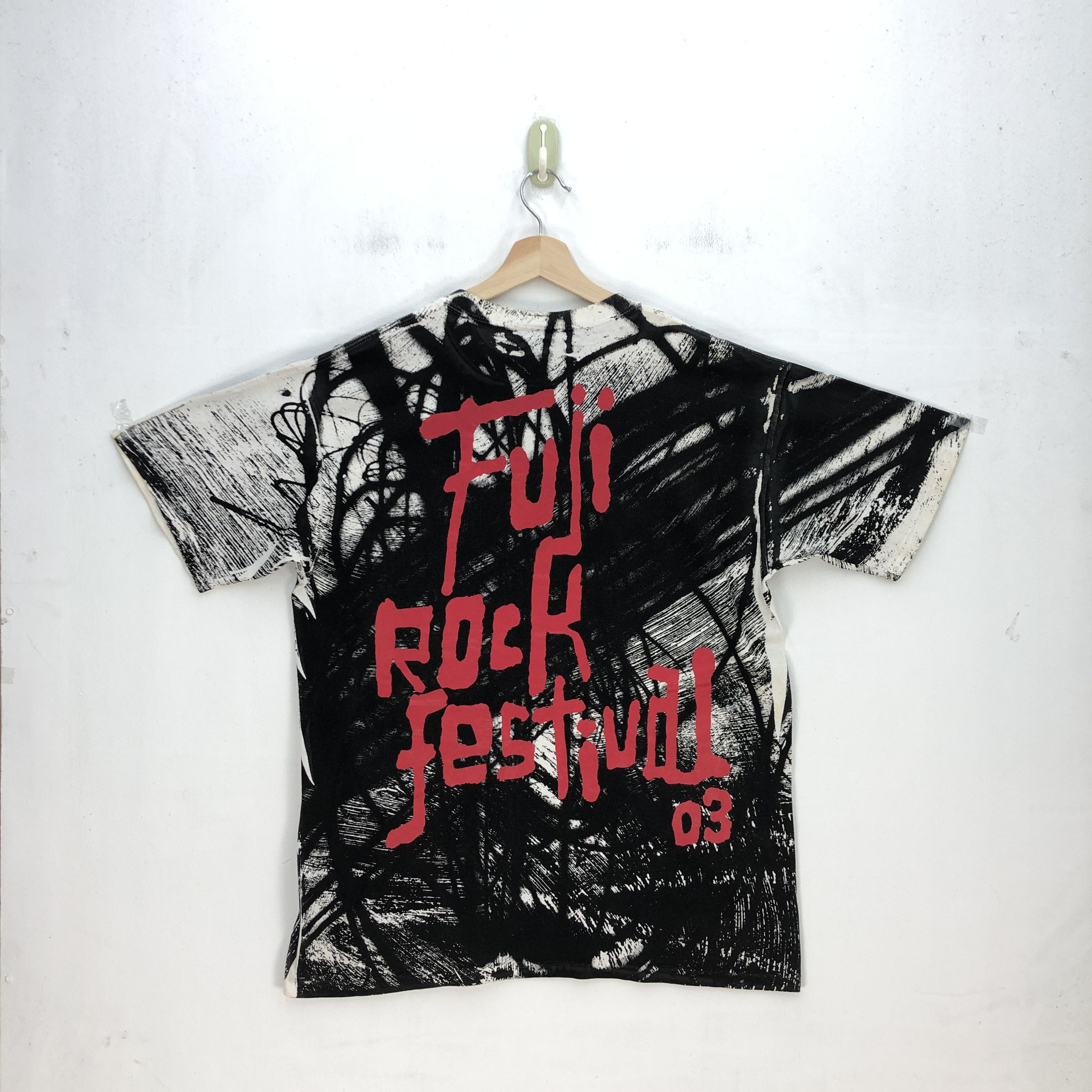 Japanese Brand Vintage Fuji Rock Festival Tshirt Japanese Tour Pop 56789 Size US XL / EU 56 / 4 - 1 Thumbnail