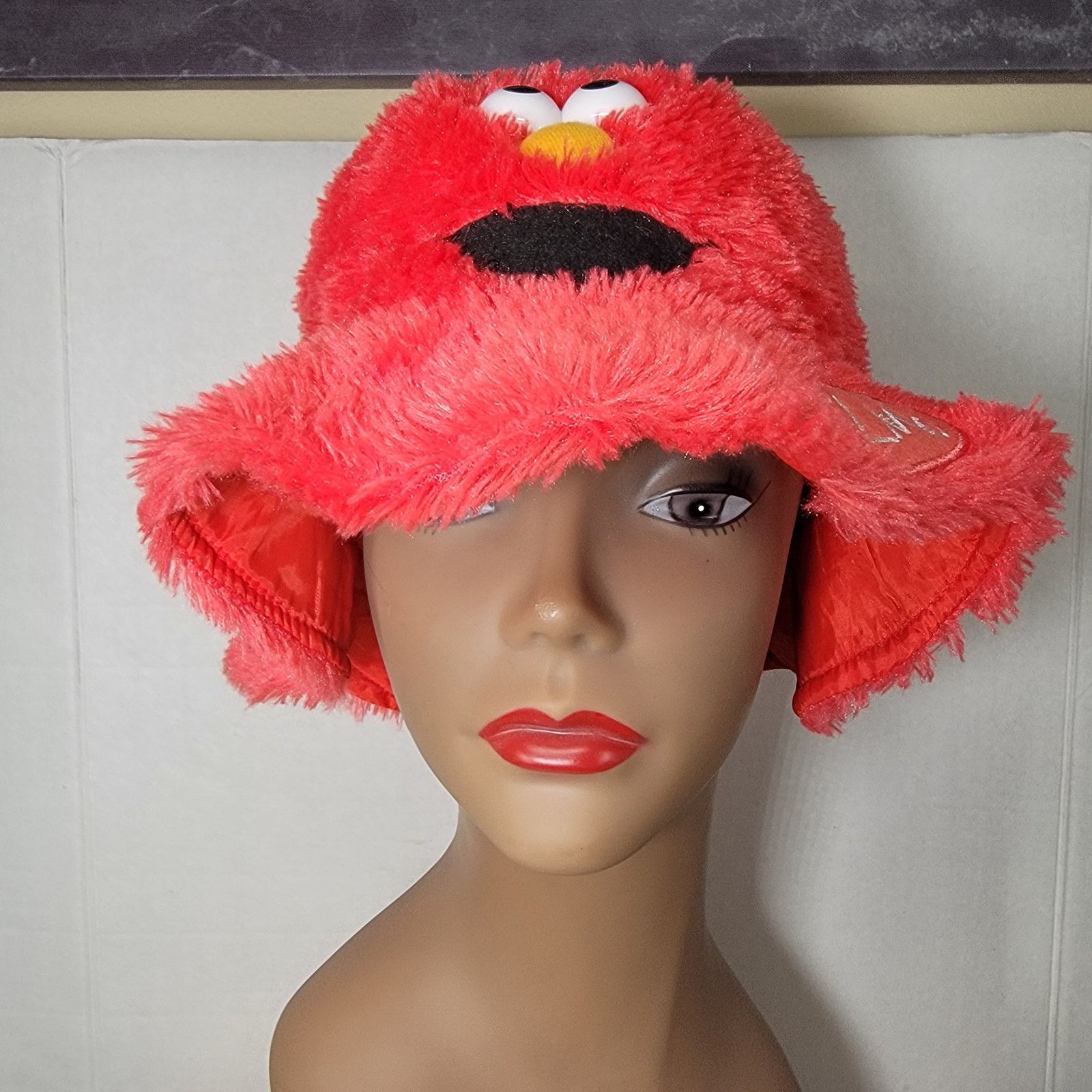 Other Sesame Street Live Red Elmo Faux Fur Bucket Hat Size ONE SIZE - 2 Thumbnail