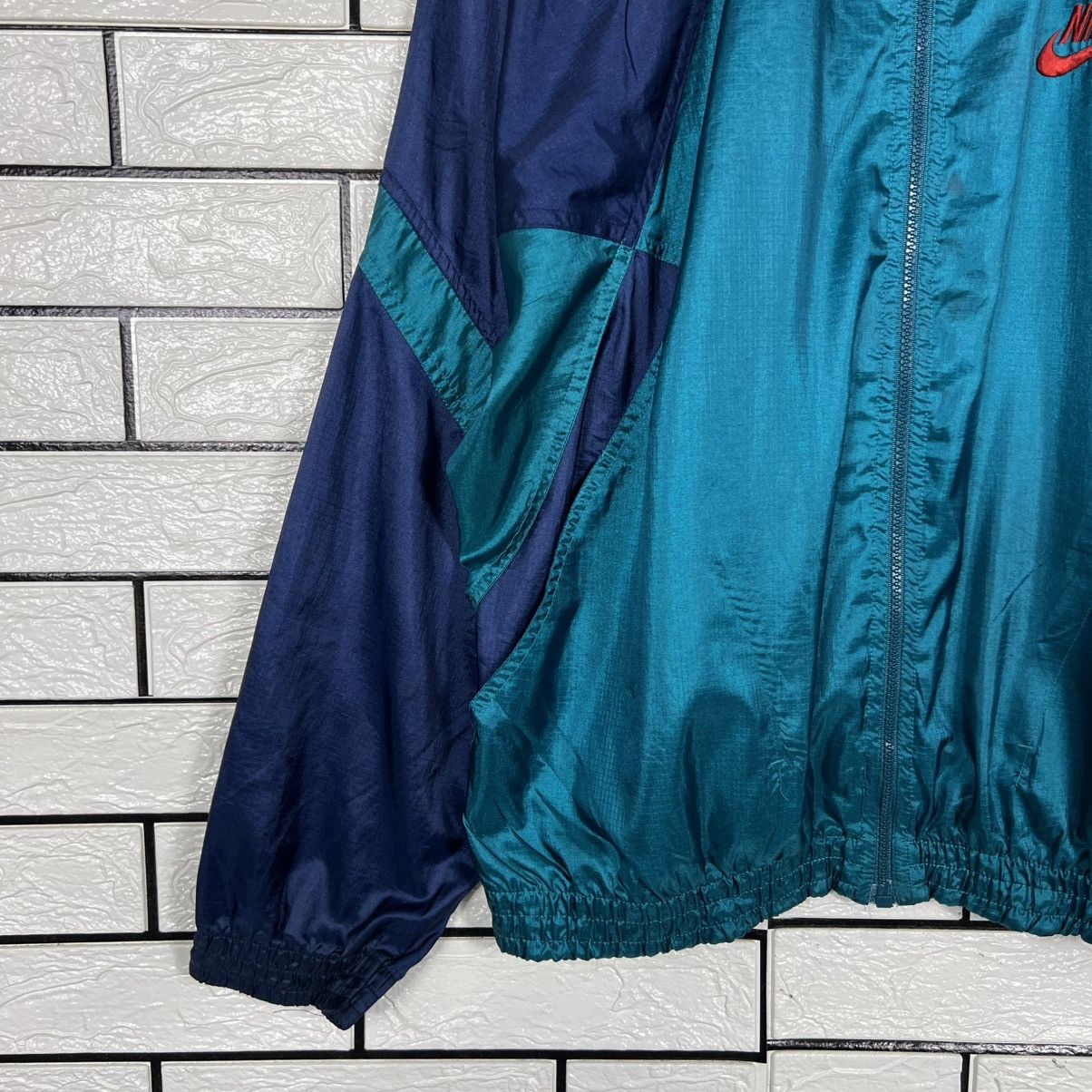 Nike RARE NIKE Cross Training Colorblock Windbreaker #3960-C180 Size US L / EU 52-54 / 3 - 5 Thumbnail