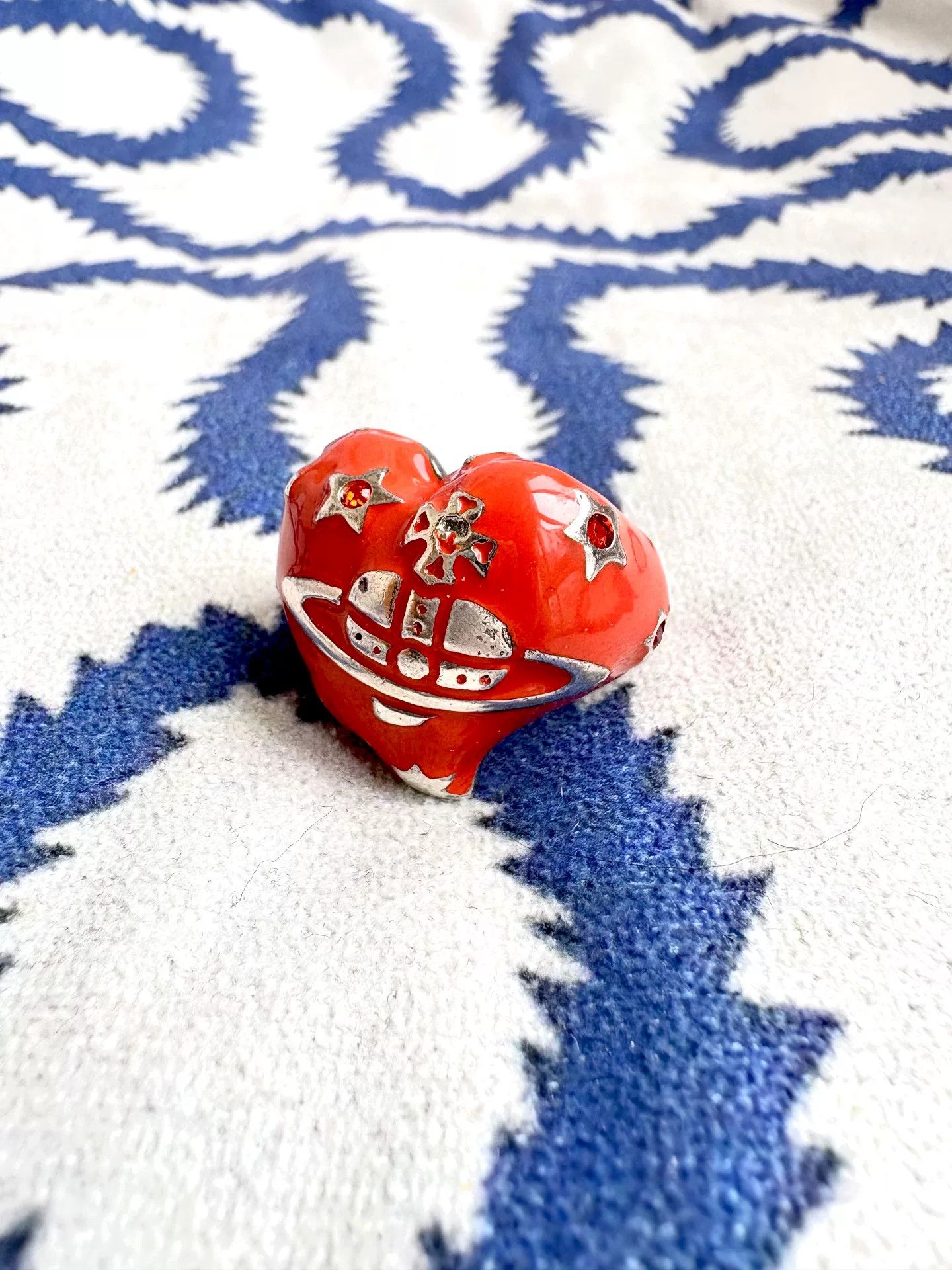 vivienne westwood orange heart star ring