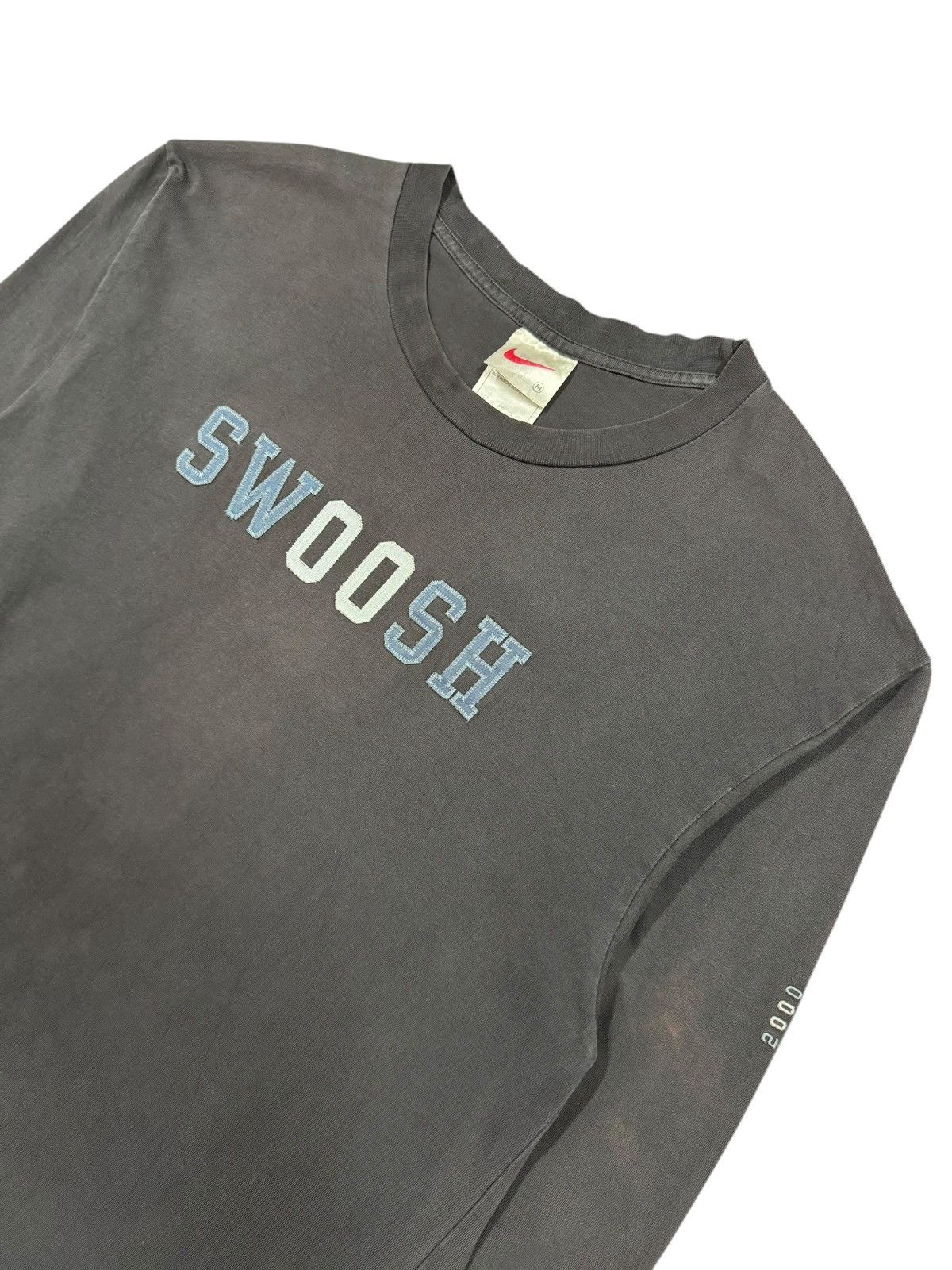 Nike × Vintage Vtg🔥Y2k Nike Swoosh 2000 Spellout Longsleeve Tee Size US M / EU 48-50 / 2 - 1 Thumbnail