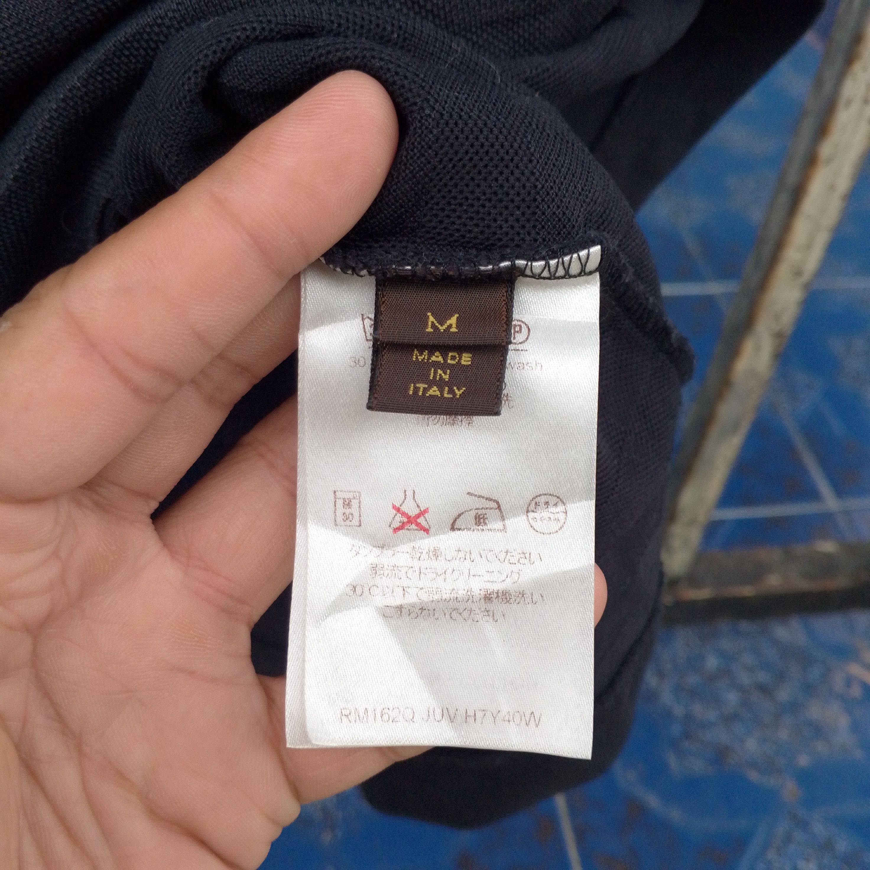 Louis Vuitton Louis Vuitton Monogram Black on Black Logo Polo Size US M / EU 48-50 / 2 - 6 Thumbnail