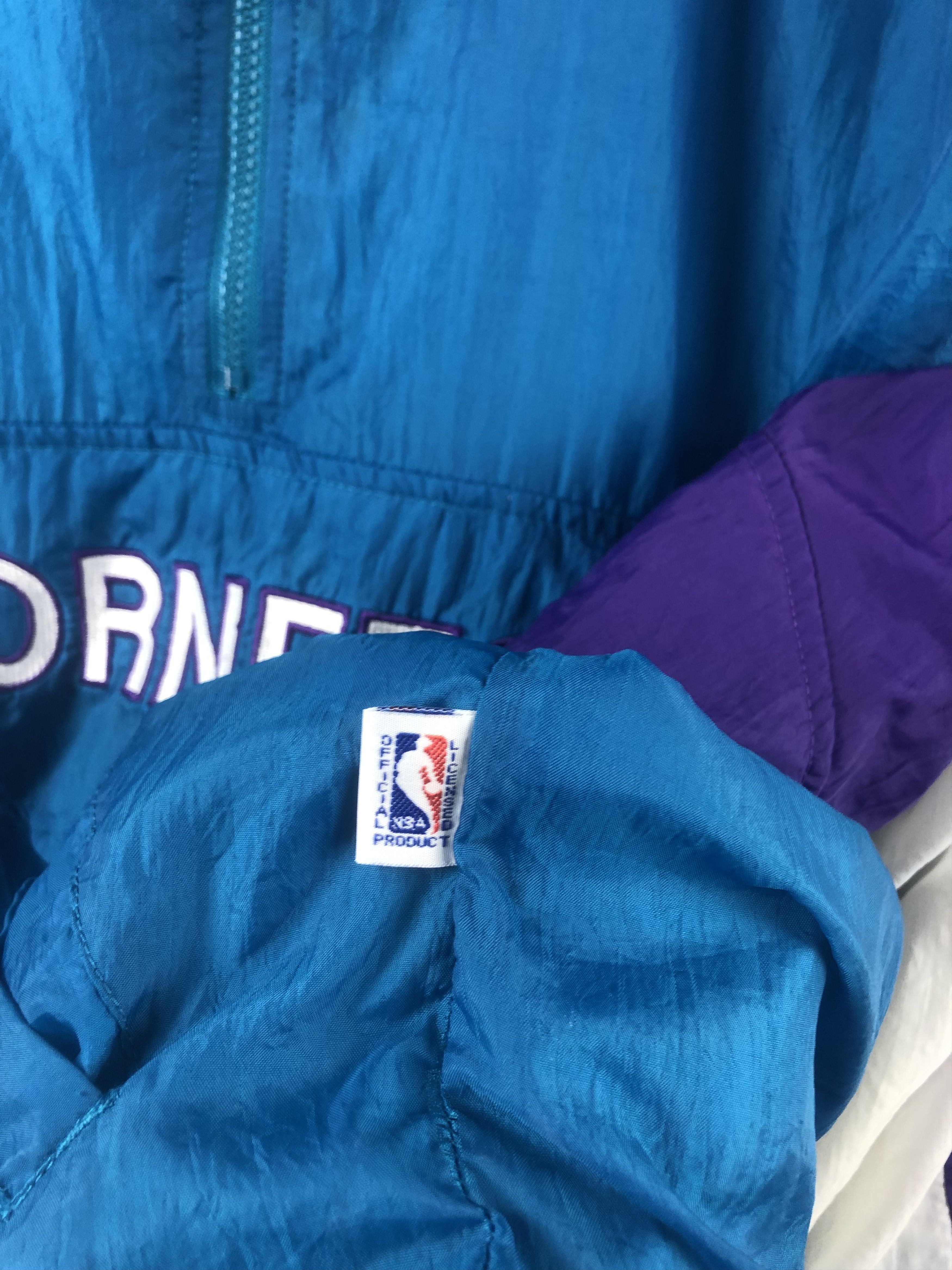 NBA Vintage 90's Charlotte Hornets NBA Spalding Jacket Blue Rare Size US XL / EU 56 / 4 - 13 Thumbnail