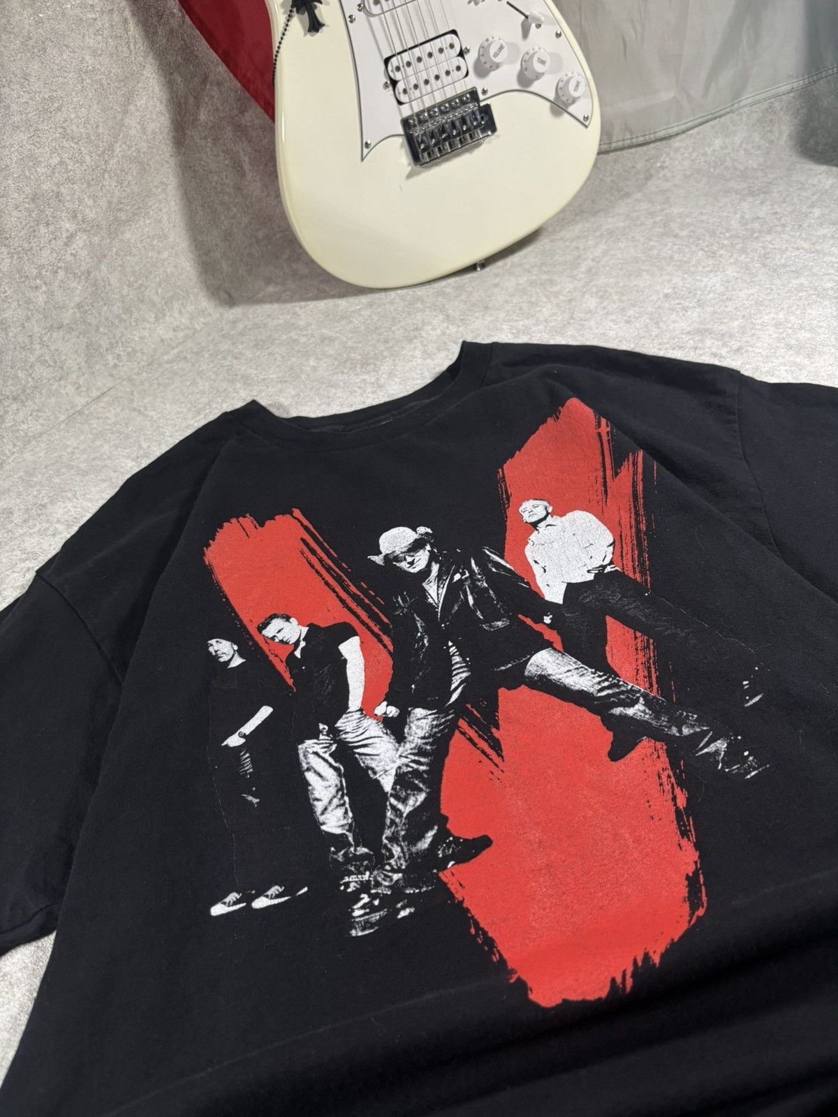 Band Tees Vertigo 2005 tour made in USA Size US XL / EU 56 / 4 - 5 Thumbnail