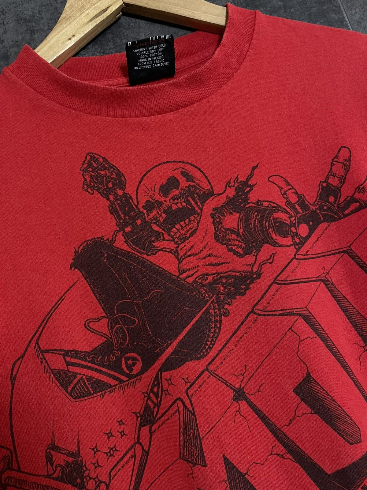 Famous Stars And Straps Rare Vintage 00s Famous Stars Straps Skull Tshirt Blink 182 Size US S / EU 44-46 / 1 - 7 Thumbnail