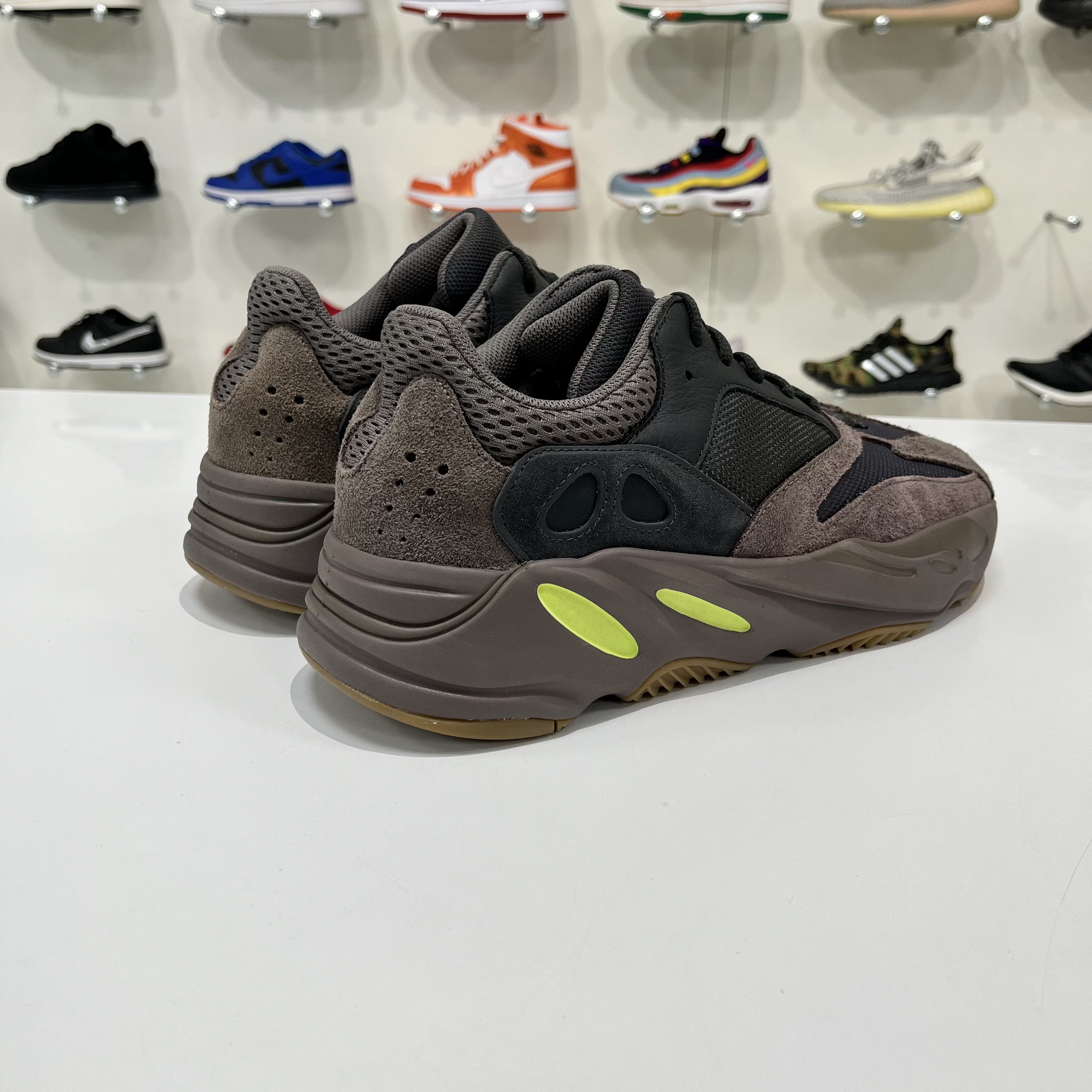 Adidas Adidas Yeezy Boost 700 Mauve Size US 11 / EU 44 - 6 Thumbnail