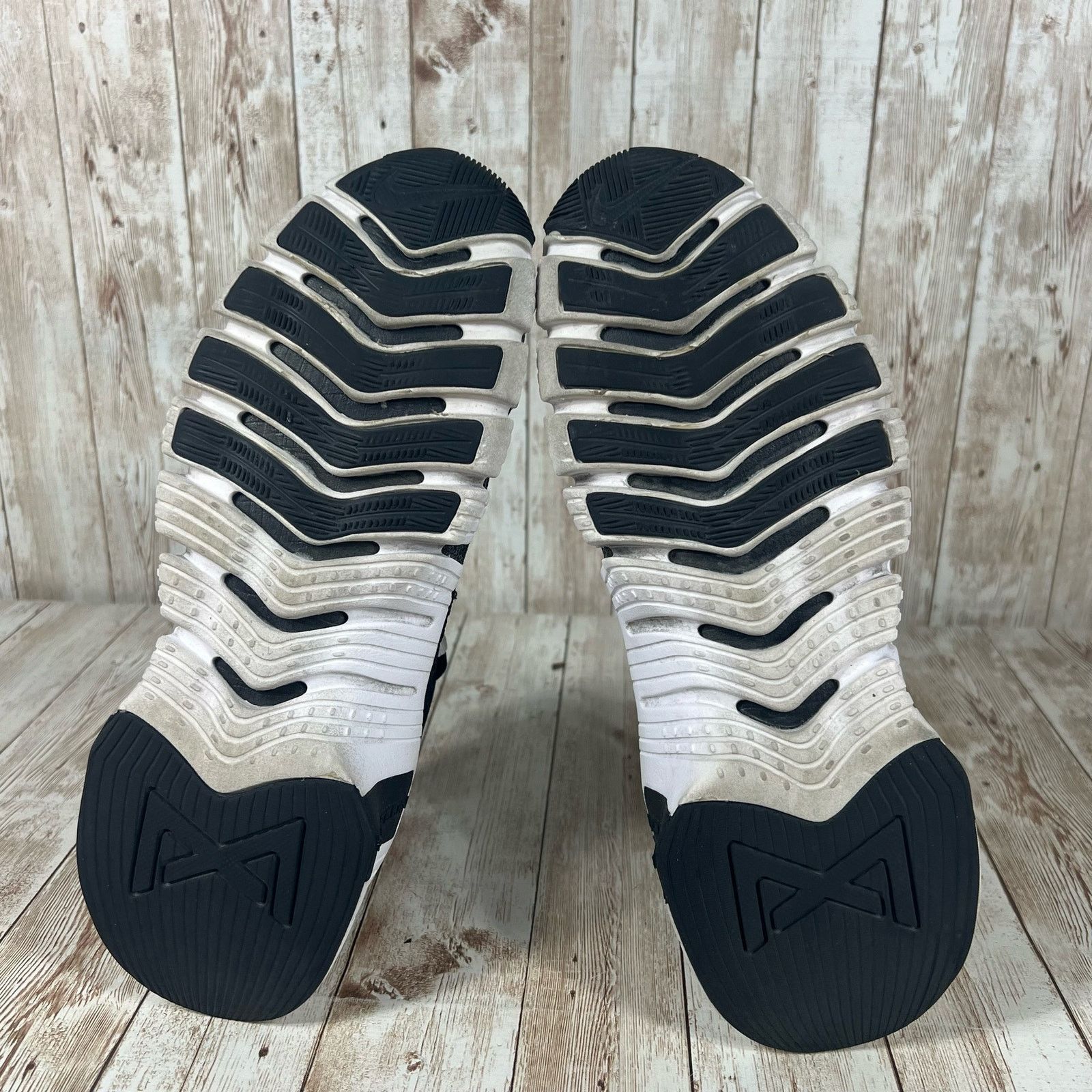 Nike Nike Free Metcon 4 Black White CZ0596-010 Women's Size 8 Size US 8 / IT 38 - 7 Thumbnail