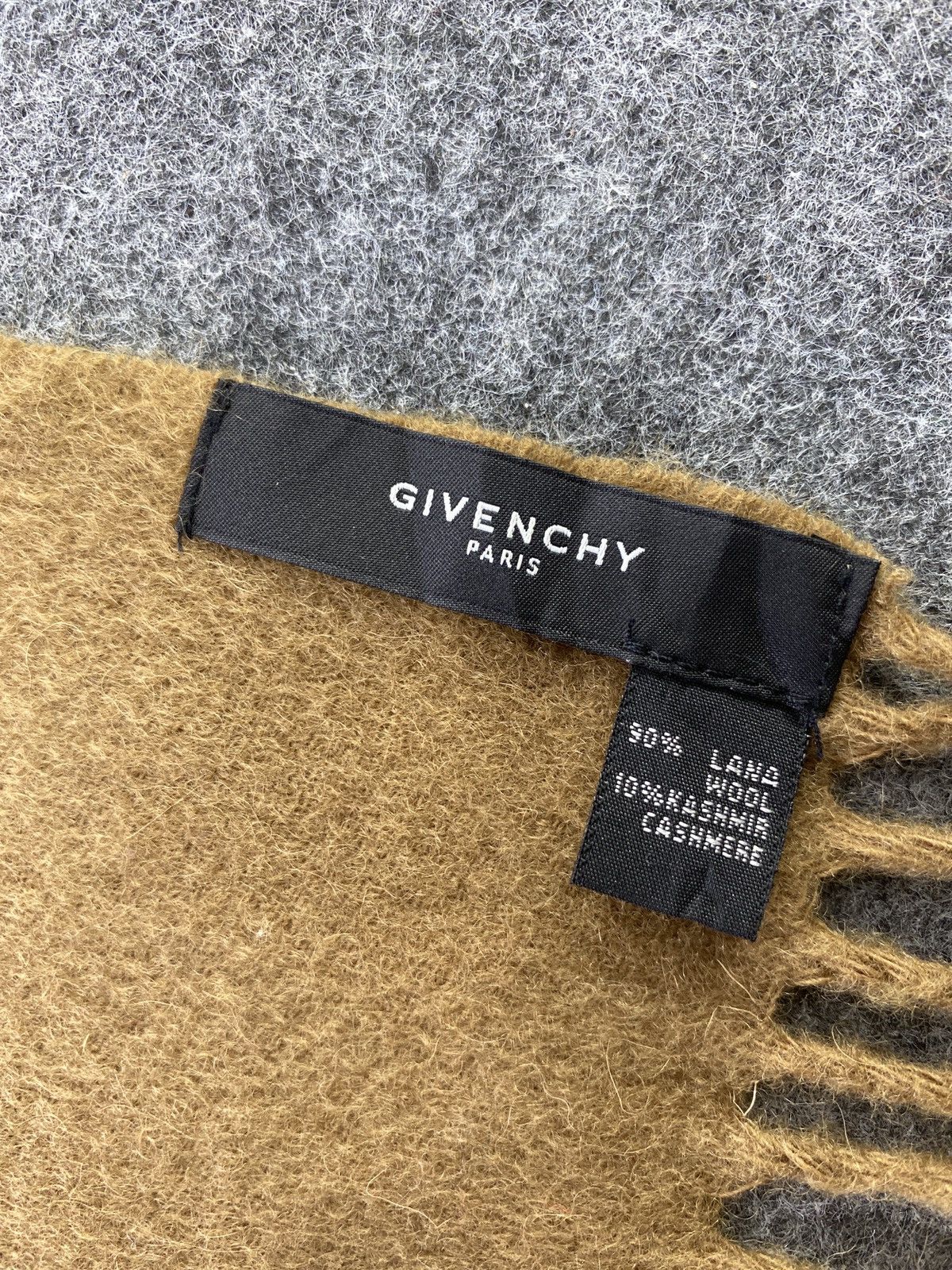 Givenchy Givenchy Scarf / Muffler / Neckwear -T647 Size ONE SIZE - 6 Thumbnail