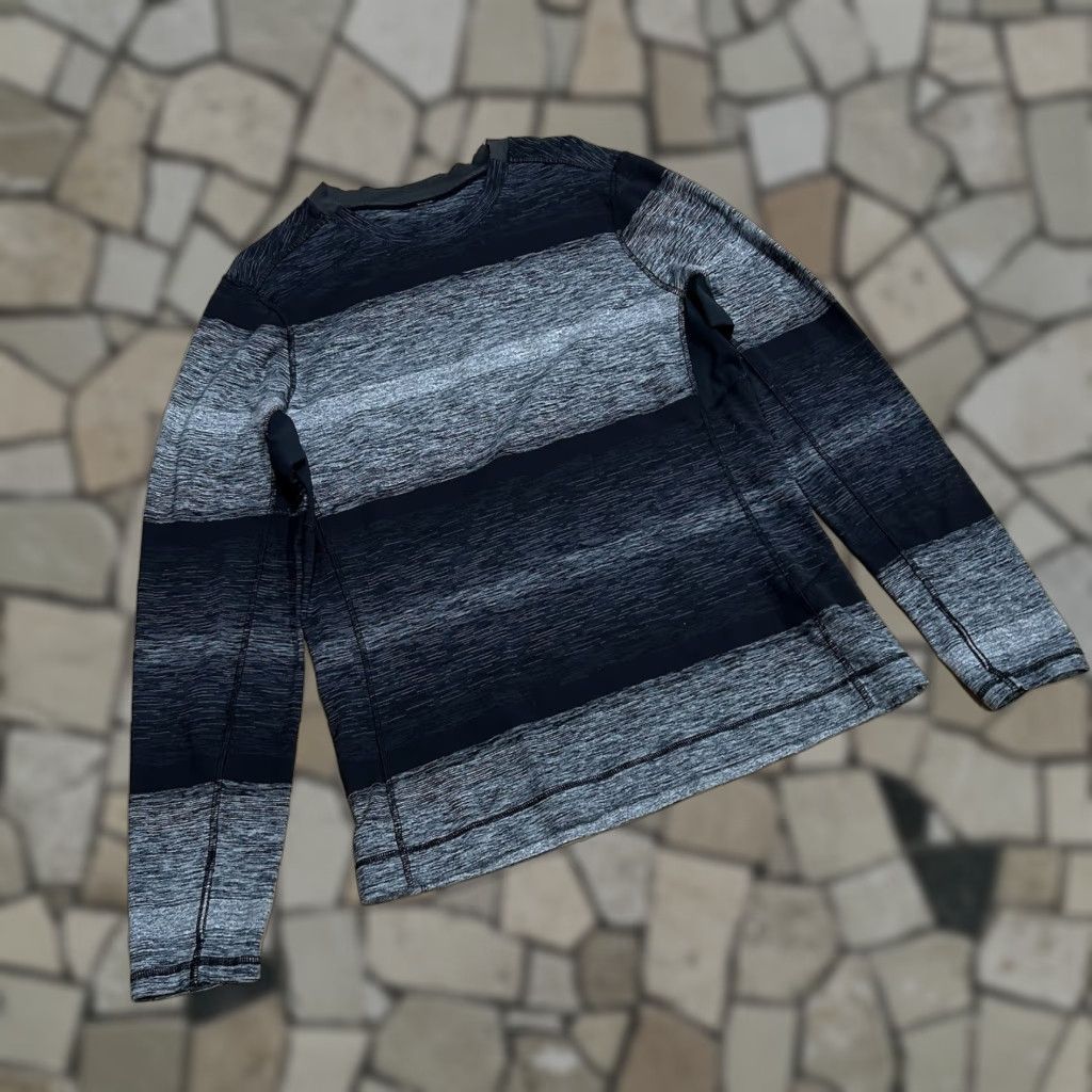 Lululemon Lululemon Core Crew Rulu Shirt Long Sleeve Men L Gray Striped Athletic Shirt Size US L / EU 52-54 / 3 - 1 Thumbnail