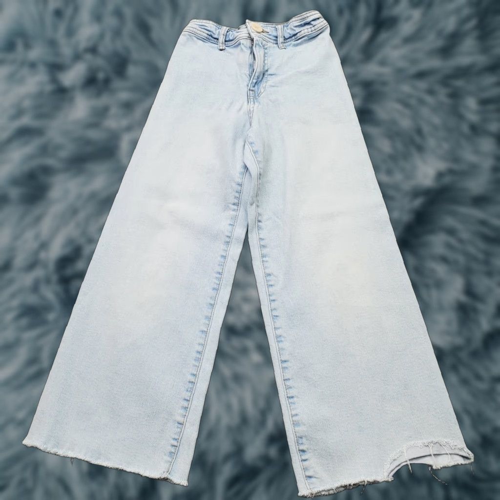Zara Zara Jeans Womens 9 Blue Denim High Rise Adjustable Waist Frayed Hem Wide Leg Shirt? Size 30" / US 8 / IT 44 - 1 Thumbnail