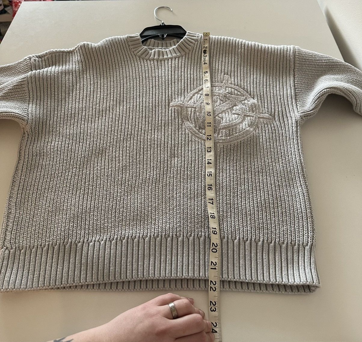 Other Vicinity Streetwear V-Logo Knit Sweater Light Grey XS/S Boxy Size US XS / EU 42 / 0 - 4 Thumbnail