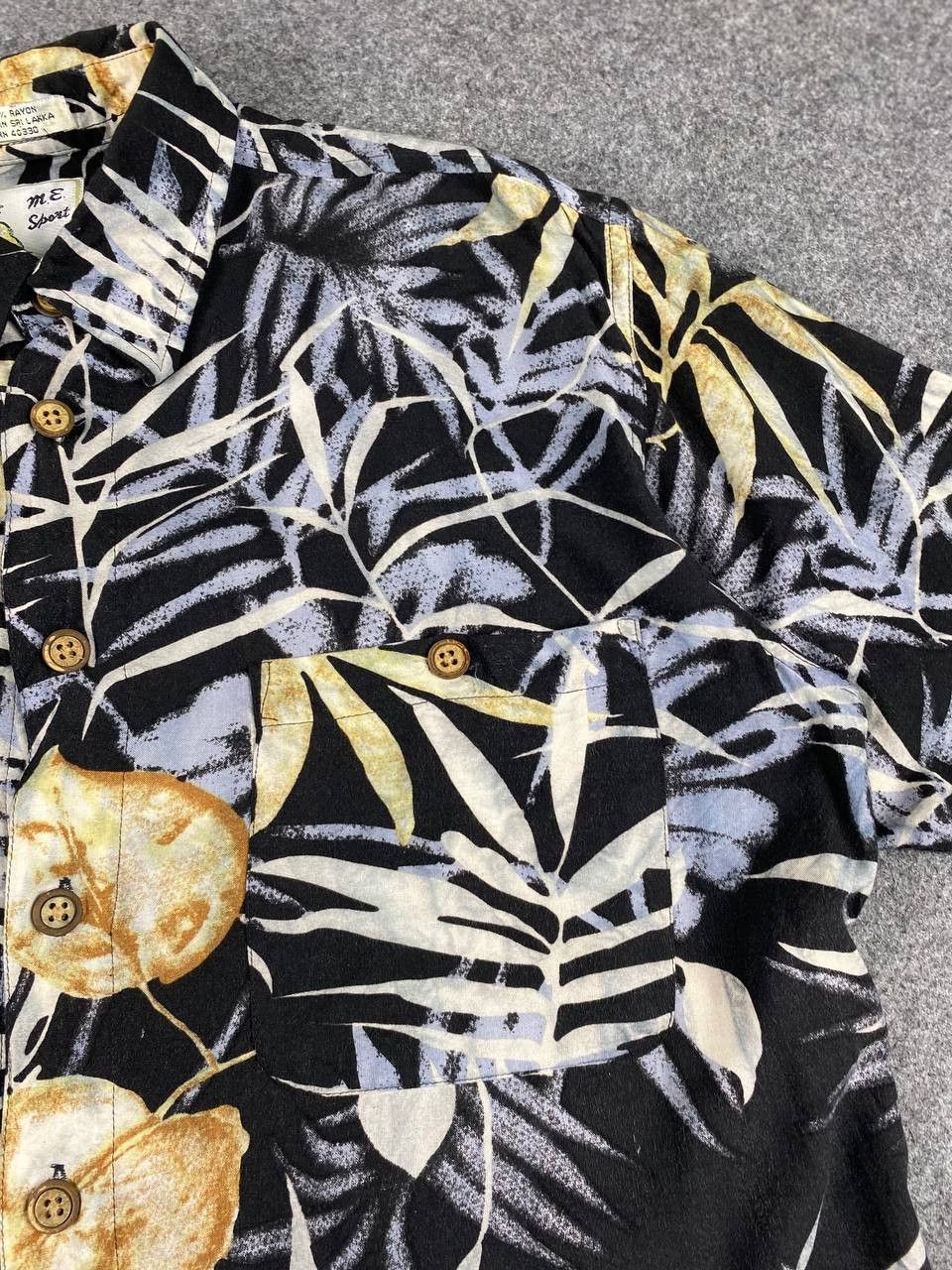 Vintage vintage hawaiian shirt 100 rayon nice design Size US M / EU 48-50 / 2 - 3 Thumbnail