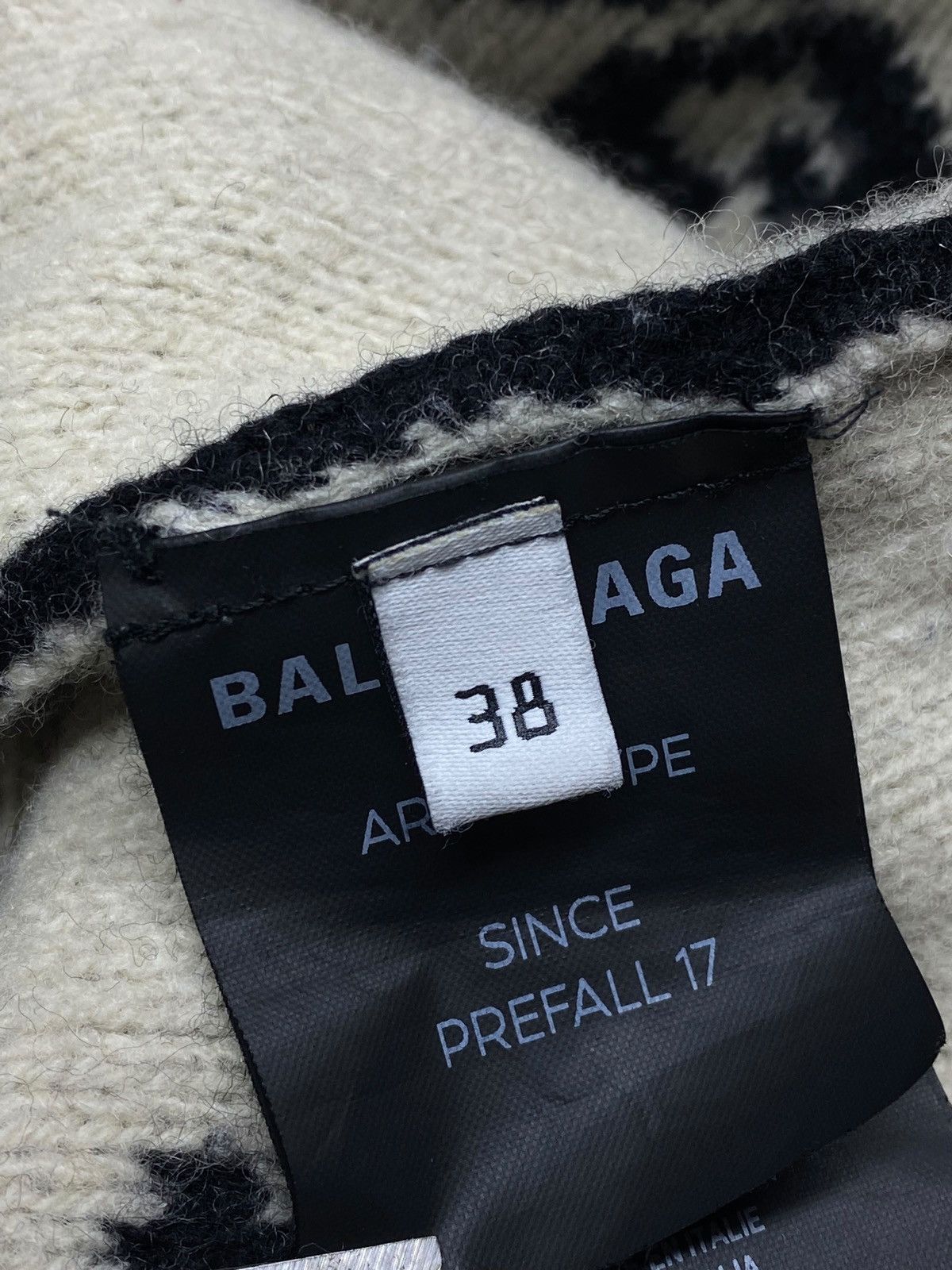Balenciaga 🔥 BALENCIAGA LOGO KNIT SWEATER ITALY PREFALL 17 VTG VIBES Size XS / US 0-2 / IT 36-38 - 13 Thumbnail
