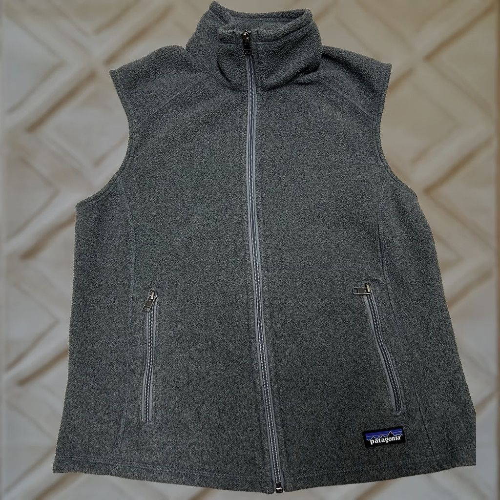 Patagonia VINTAGE Patagonia Vest Womens M Gray Fleece Full Zip Logo Synchilla Size M / US 6-8 / IT 42-44 - 1 Thumbnail