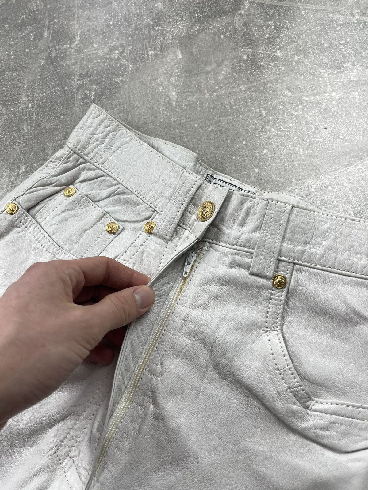 Versace Versus Gianni Versace Vintage 90s White Leather Pants Size 27" / US 4 / IT 40 - 12 Thumbnail