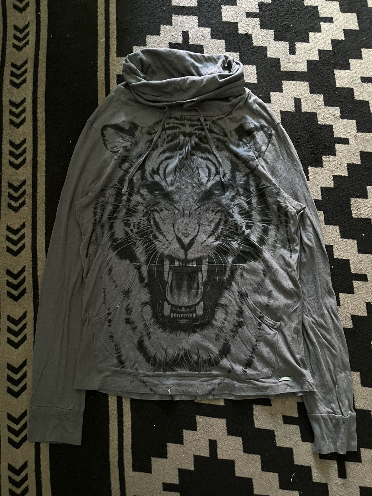 Hysteric Glamour Vintage crafted tiger print turtle neck sweatshirt Size US M / EU 48-50 / 2 - 1 Thumbnail