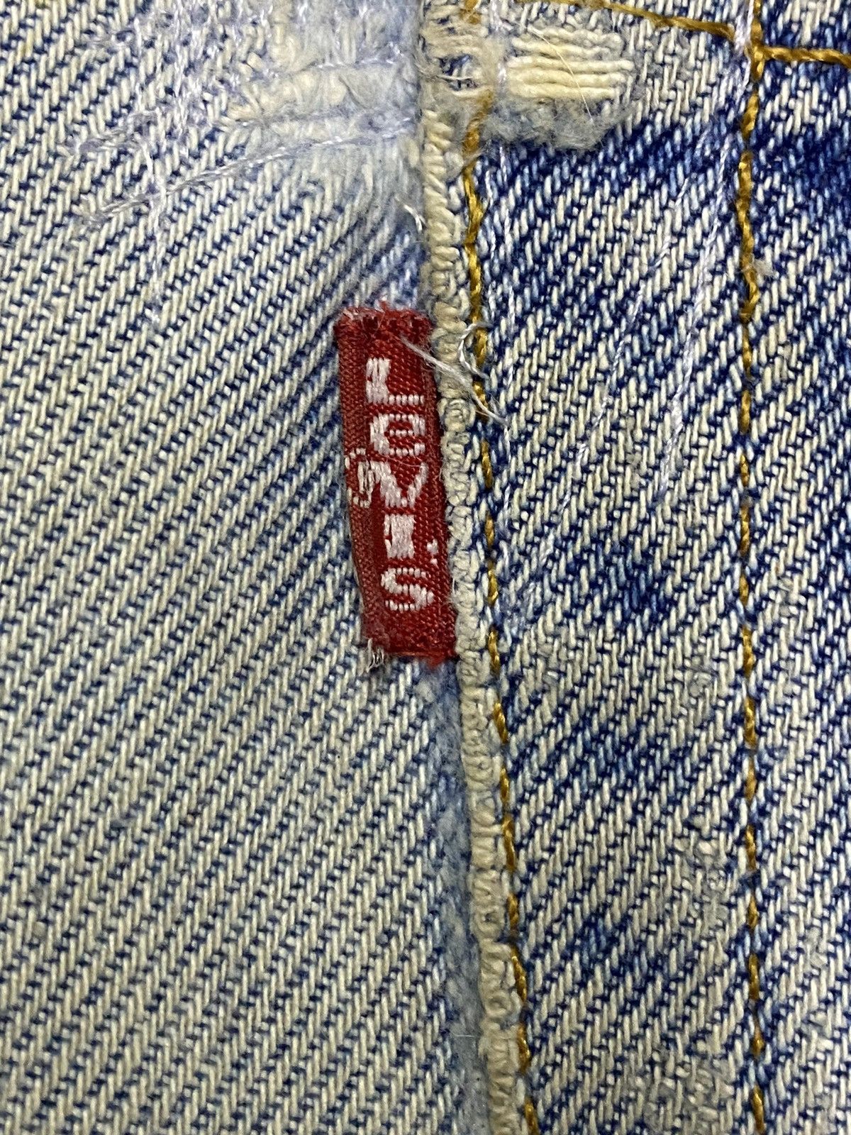 Levi's Vintage Clothing Vintage Levis550 90’s Faded Ripped Short Jeans Size US 34 / EU 50 - 12 Thumbnail