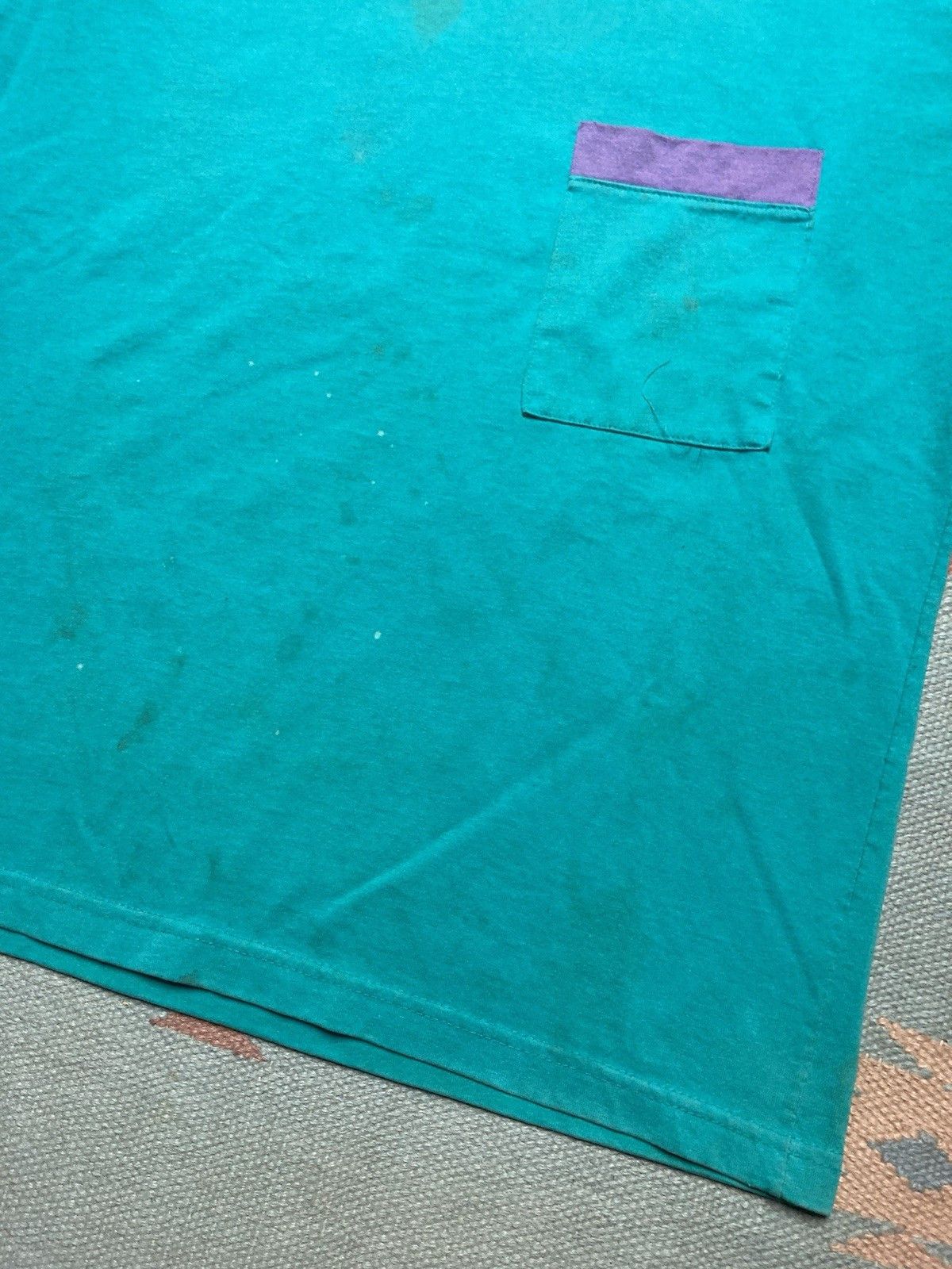 Vintage 80s 90s pocket t shirt blank teal purple stained boxy large Size US L / EU 52-54 / 3 - 3 Thumbnail