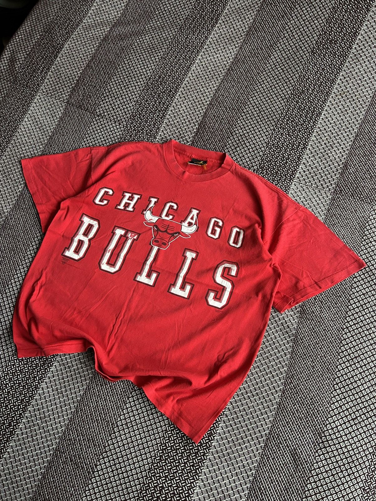 NBA Vintage NBA Chicago Bulls Jersey Oversized Big Logo Tee 90s Size US XXL / EU 58 / 5 - 2 Thumbnail