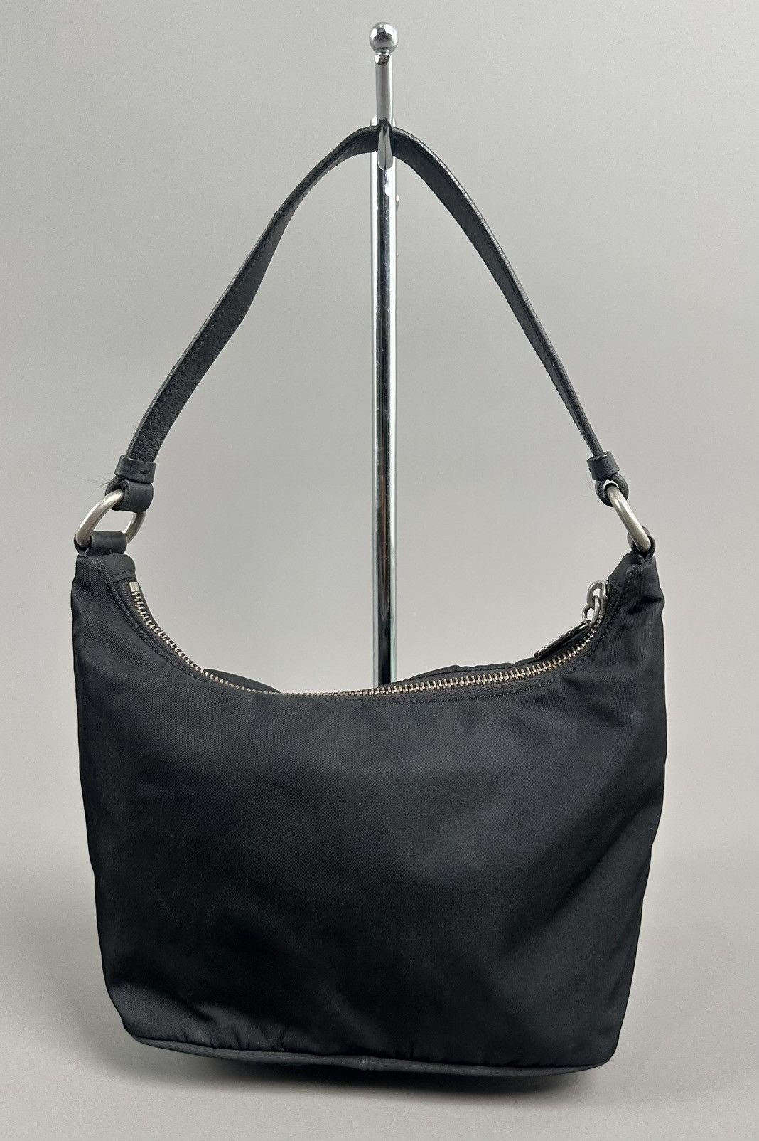 Prada Prada - Vintage Tessuto Nylon Shoulder Bag - Triangle Logo Size ONE SIZE - 6 Thumbnail