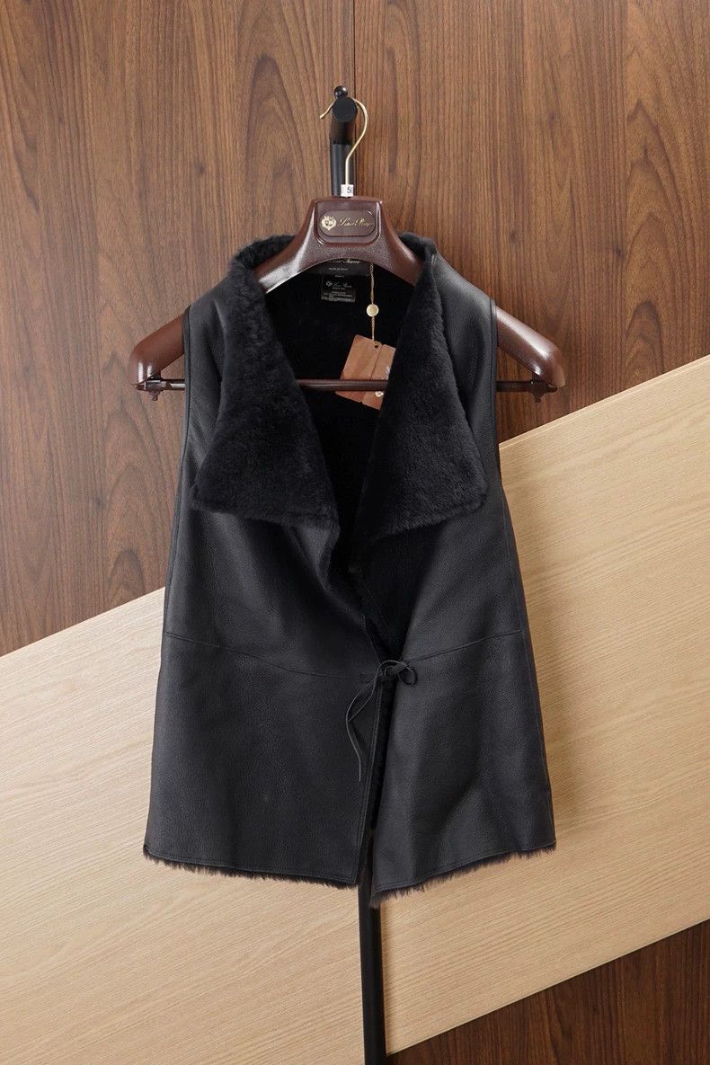 Loro Piana LORO PIANA A sheepskin coat with fur Size M / US 6-8 / IT 42-44 - 1 Thumbnail