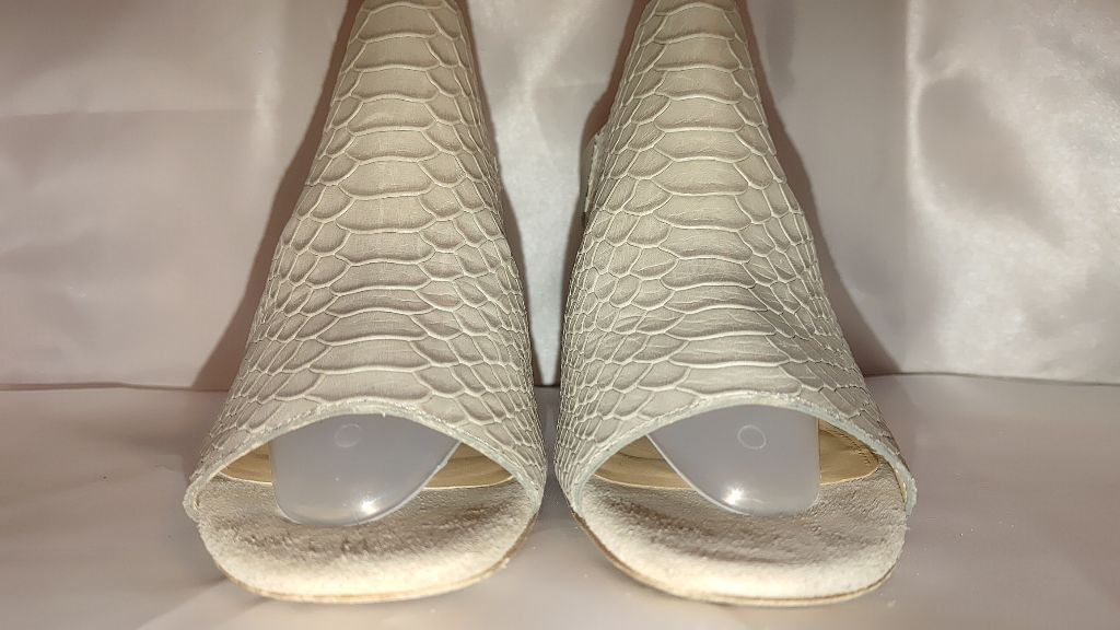 Donald Pliner Donald J. Pliner Snakeskin Embossed Leather Wedge Size 10M Size US 10 / IT 40 - 4 Thumbnail