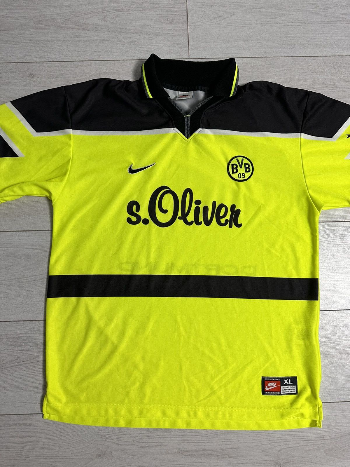 Vintage Nike borussia Dortmund size XL logo rare