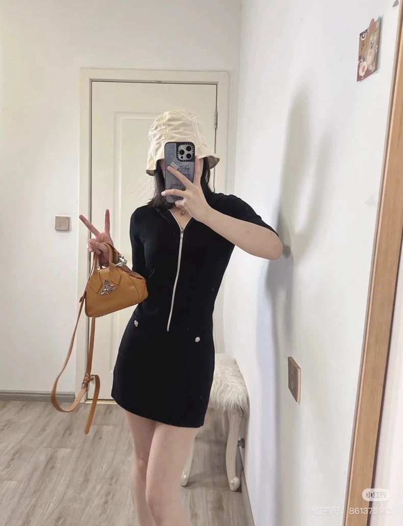 Chanel Chanel 25C Early Spring Vacation Black Medium Sleeve Hoode Size XXS / US 00 / IT 34 - 9 Thumbnail