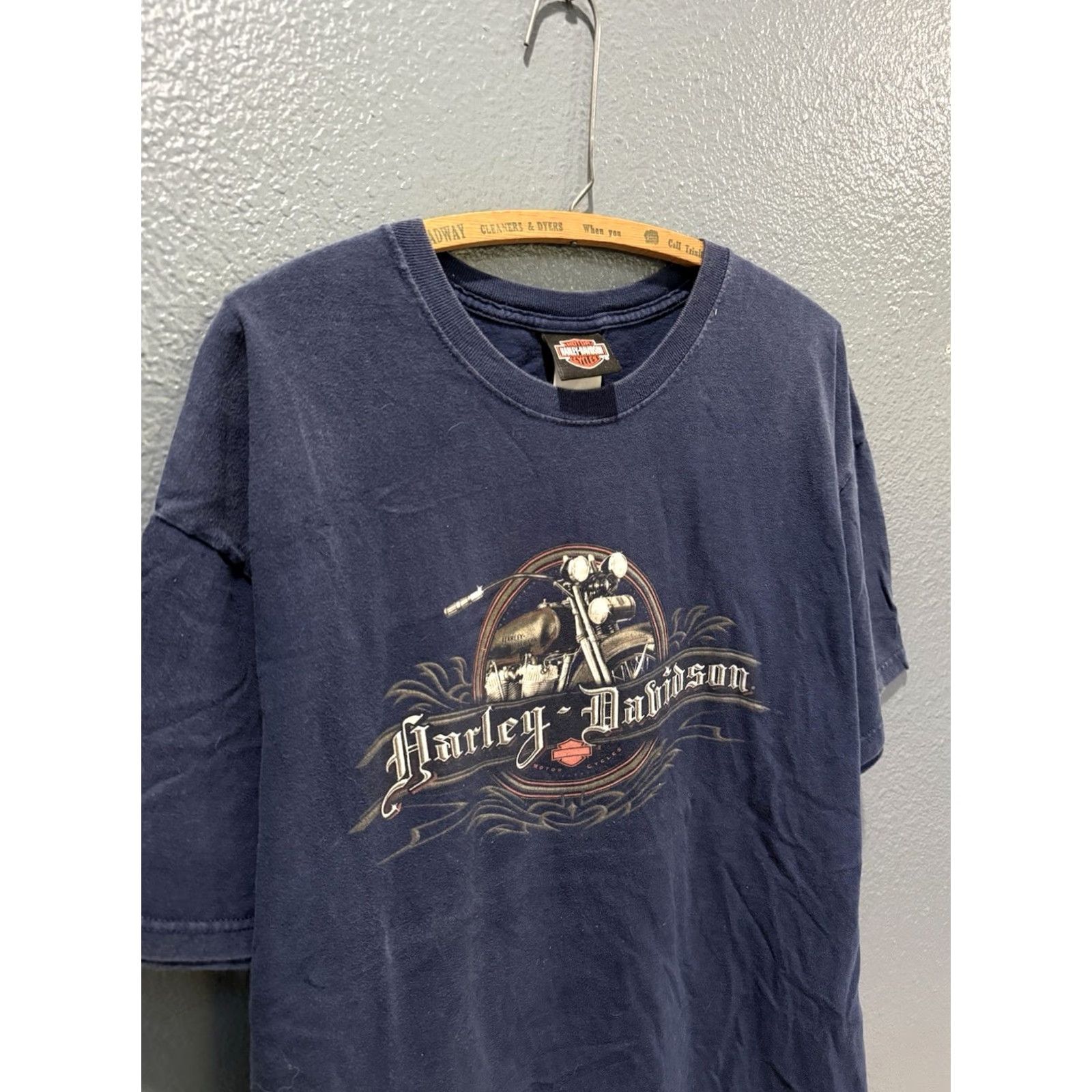Harley Davidson VINTAGE Harley-Davidson Motorcycles Alaska Blue Tee Shirt XL Mens T-Shirt Blue Faded Vintage 90s Y2K Motorcycle Harley-Davidson Shirt XL Mens Size US XL / EU 56 / 4 - 3 Thumbnail