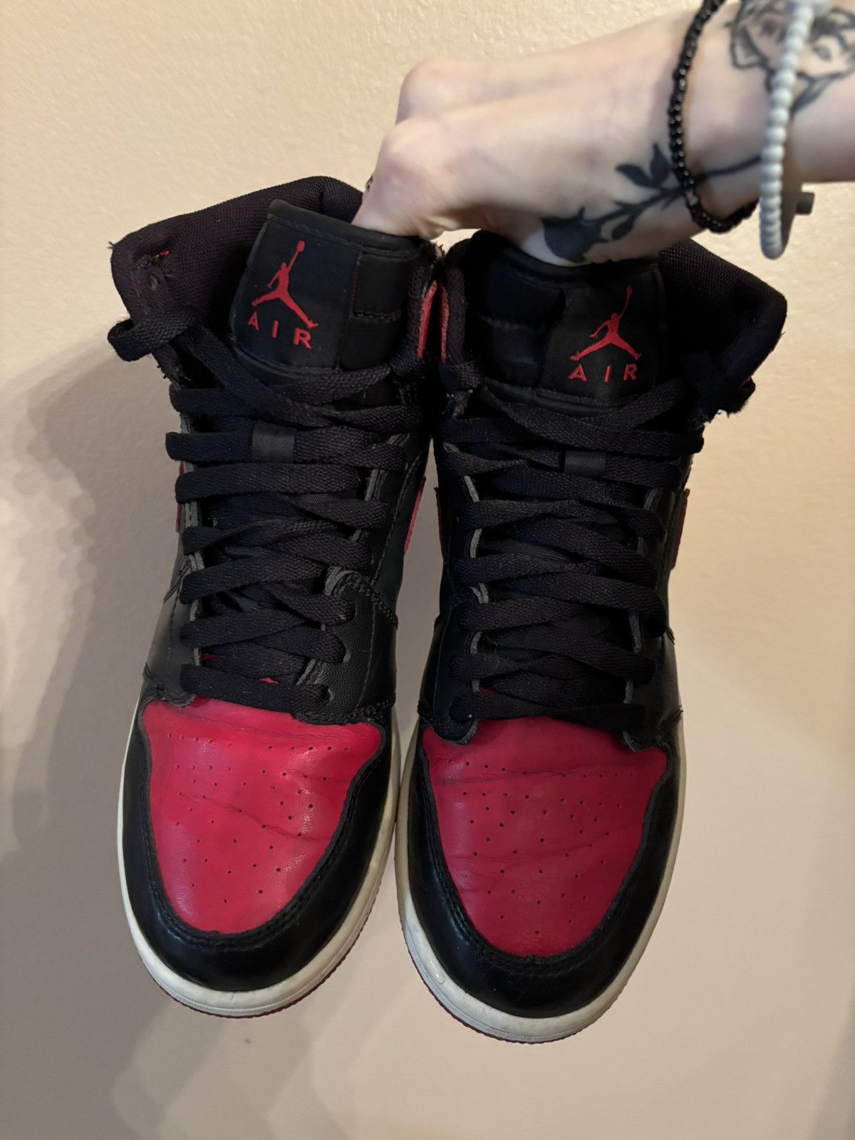 Jordan Brand × Nike × Vintage Air Jordan 1 High Retro GS ‘Chicago Bulls’ 2009 Size US 6 / EU 39 - 3 Thumbnail
