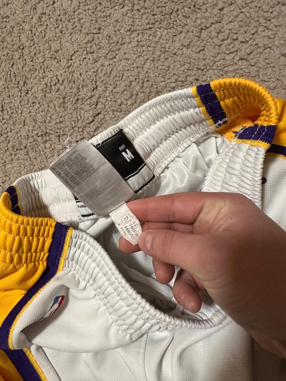 Adidas Adidas NBA x ‘Los Angeles Lakers’ Swingman Basketball Shorts Size US 32 / EU 48 - 5 Thumbnail