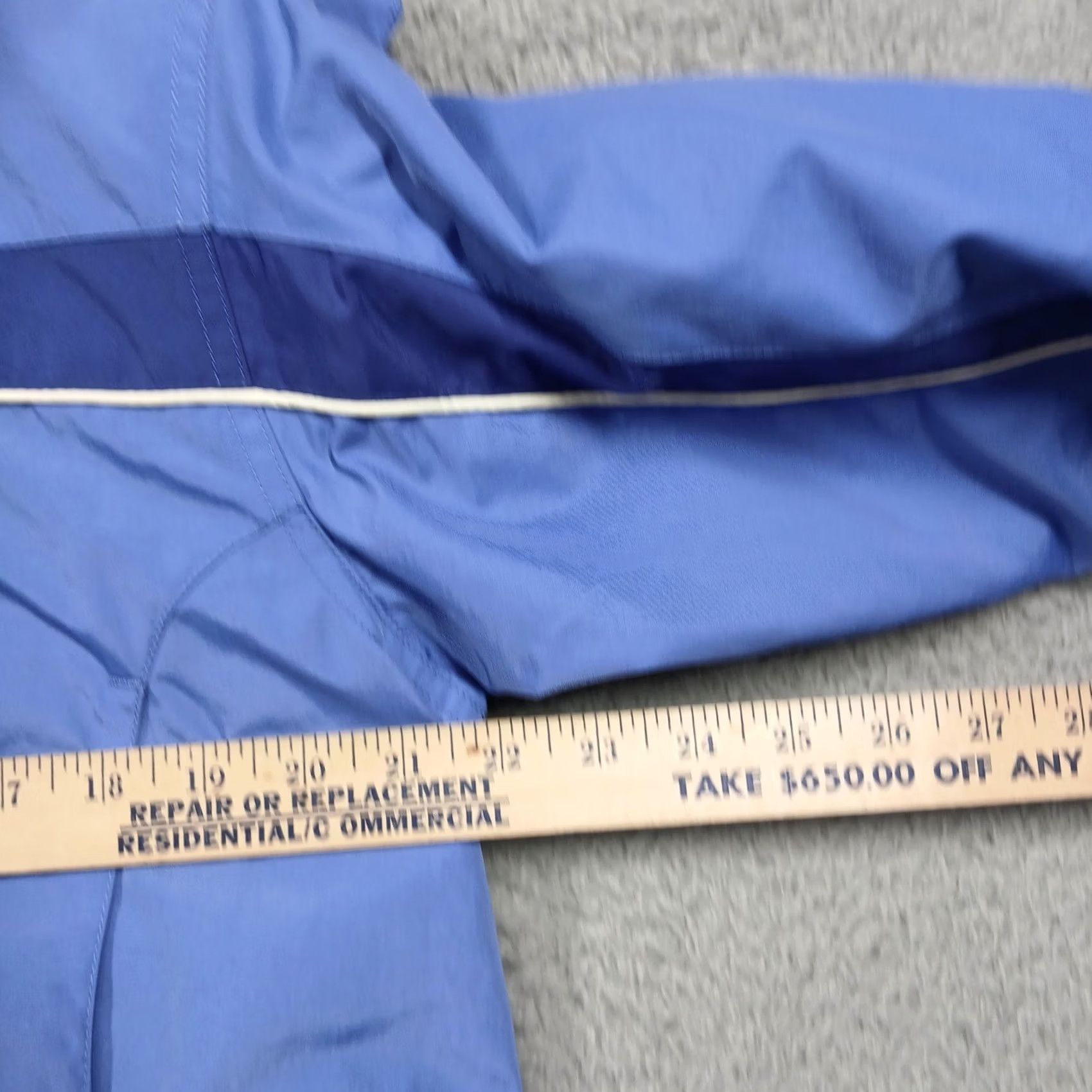 Vintage L.L.Bean Women's Petite Medium Blue Hooded Jacket Windbreaker Water Resistant Full Zip Lightweight Coat Winter Ski Snow Outfit Size M / US 6-8 / IT 42-44 - 5 Thumbnail
